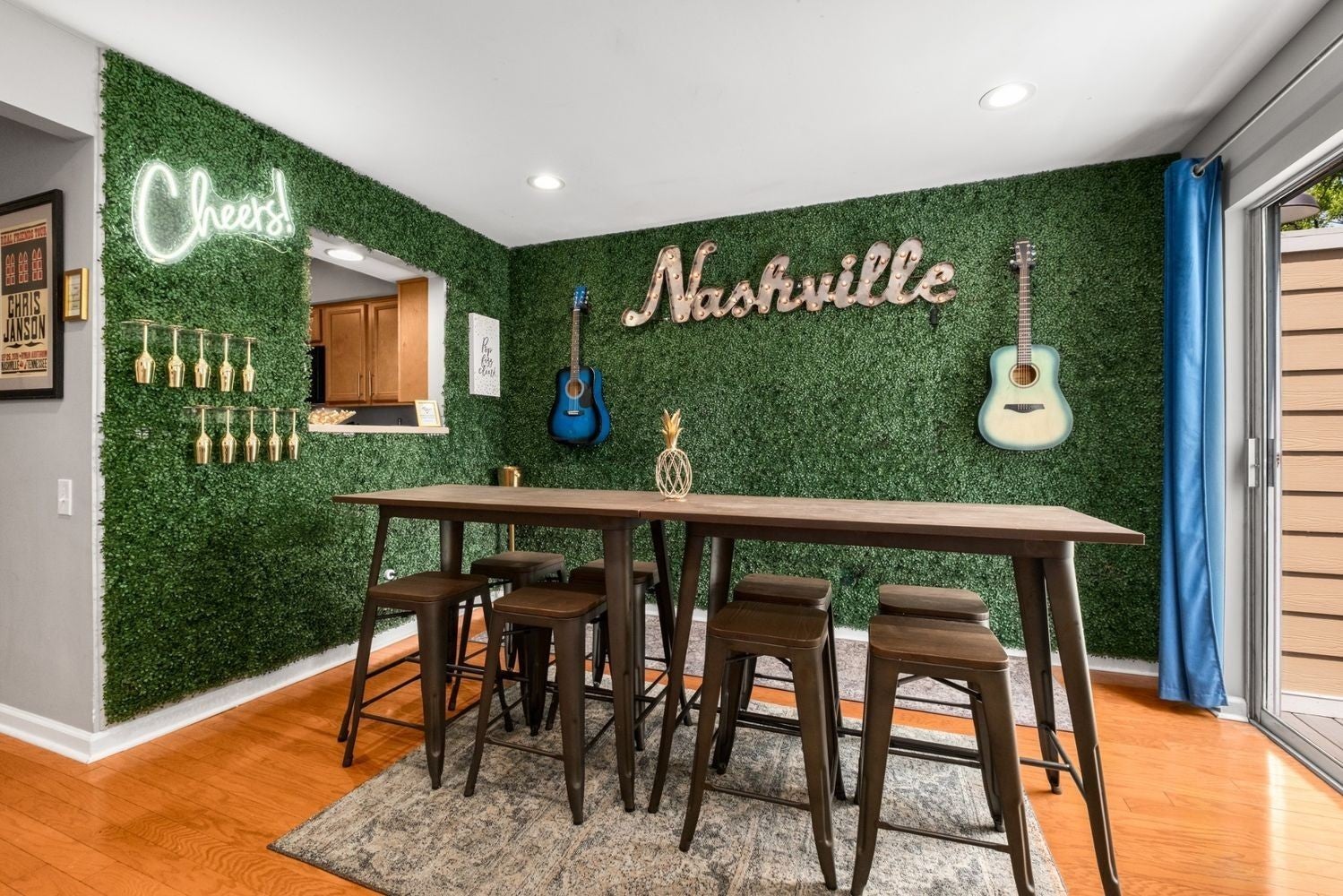 964 1st Ave N, Nashville TN 37201 2-bed home, photo 4 of 48