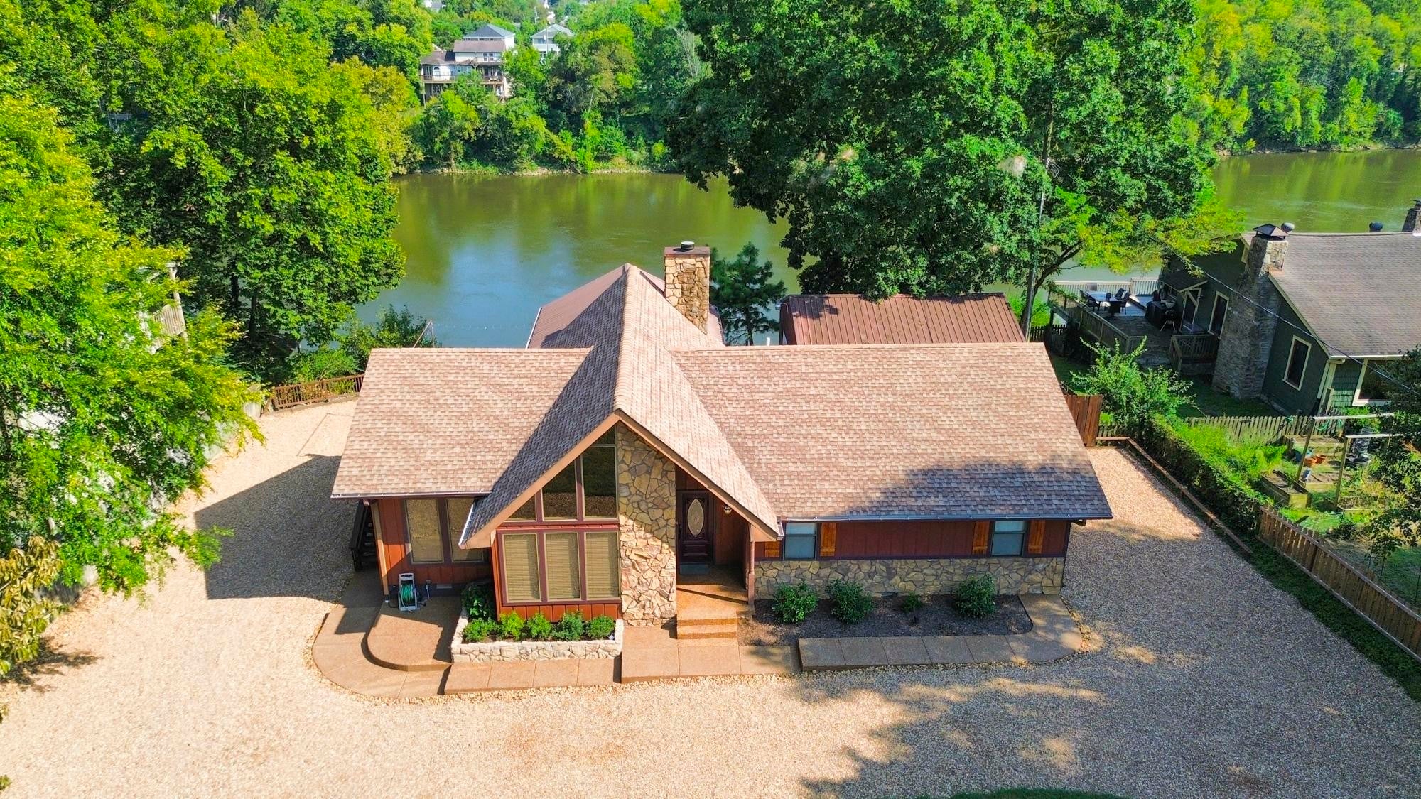 1317 Fernbank Dr