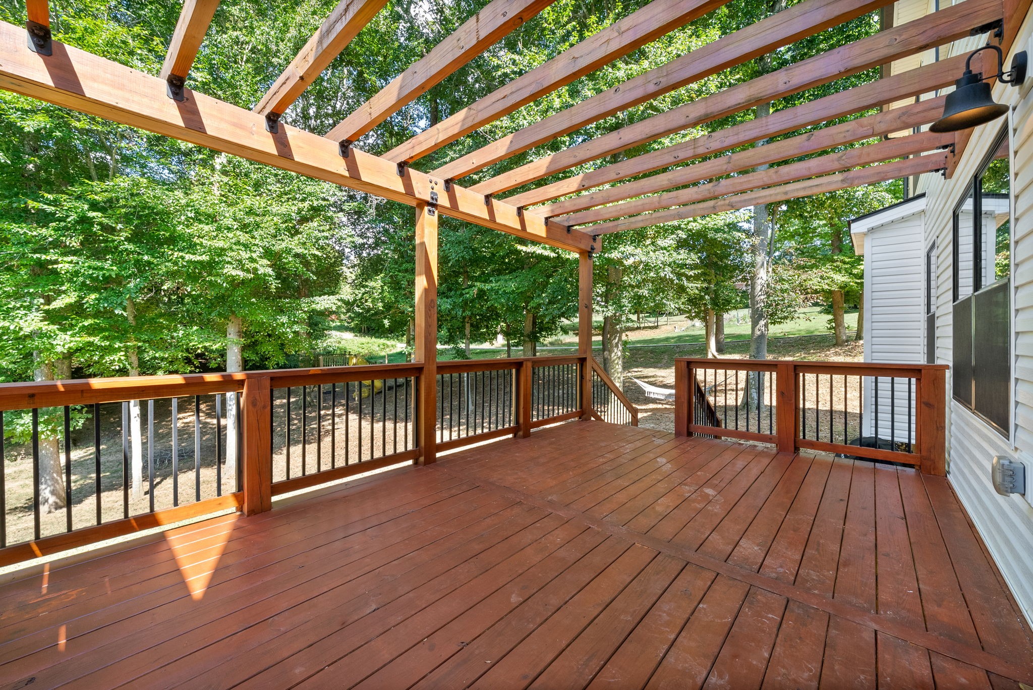 Clarksville, Tennessee 37043, United States, 4 Bedrooms Bedrooms, ,3 BathroomsBathrooms,Residential,Active,196577