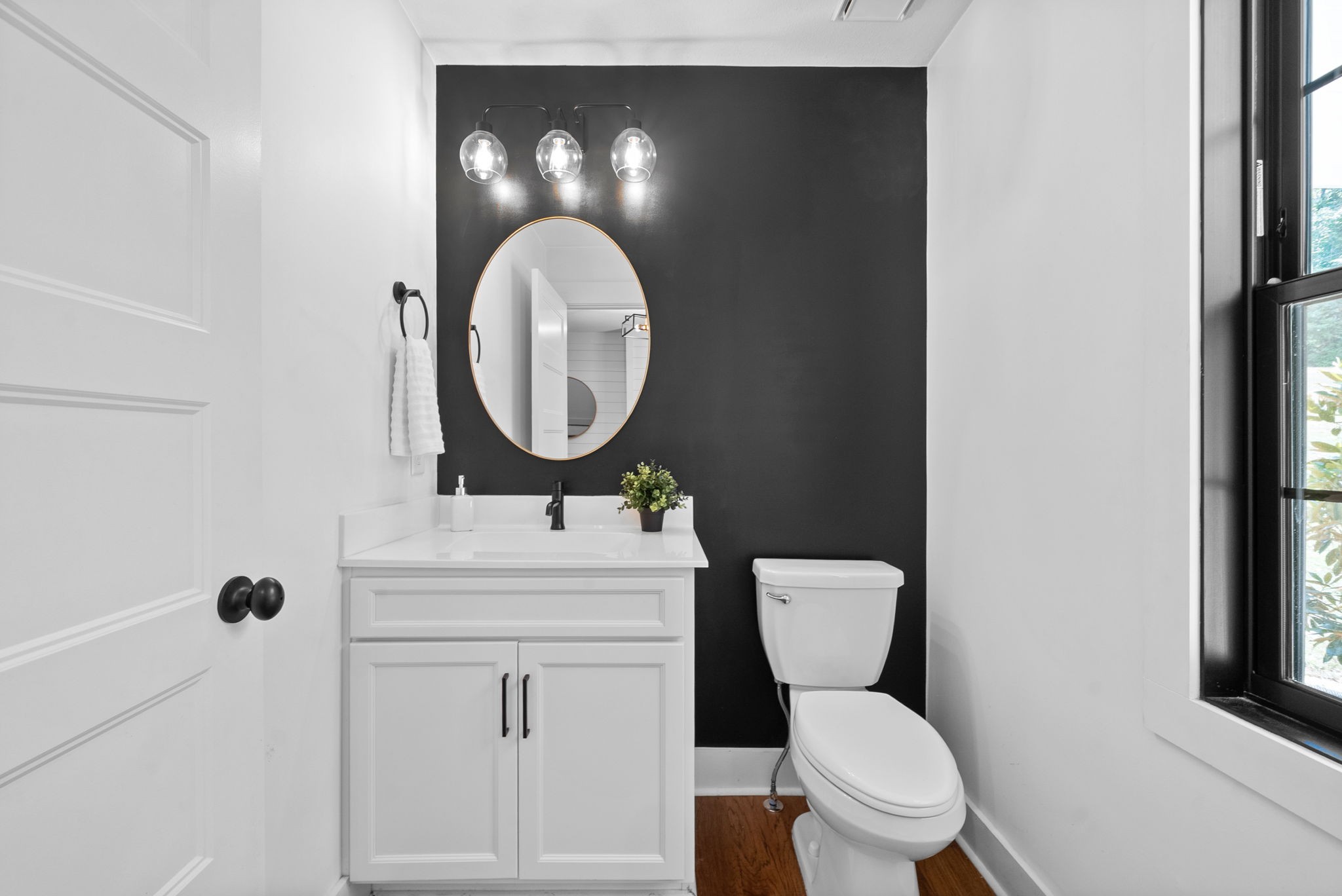 Clarksville, Tennessee 37043, United States, 4 Bedrooms Bedrooms, ,3 BathroomsBathrooms,Residential,Active,196577