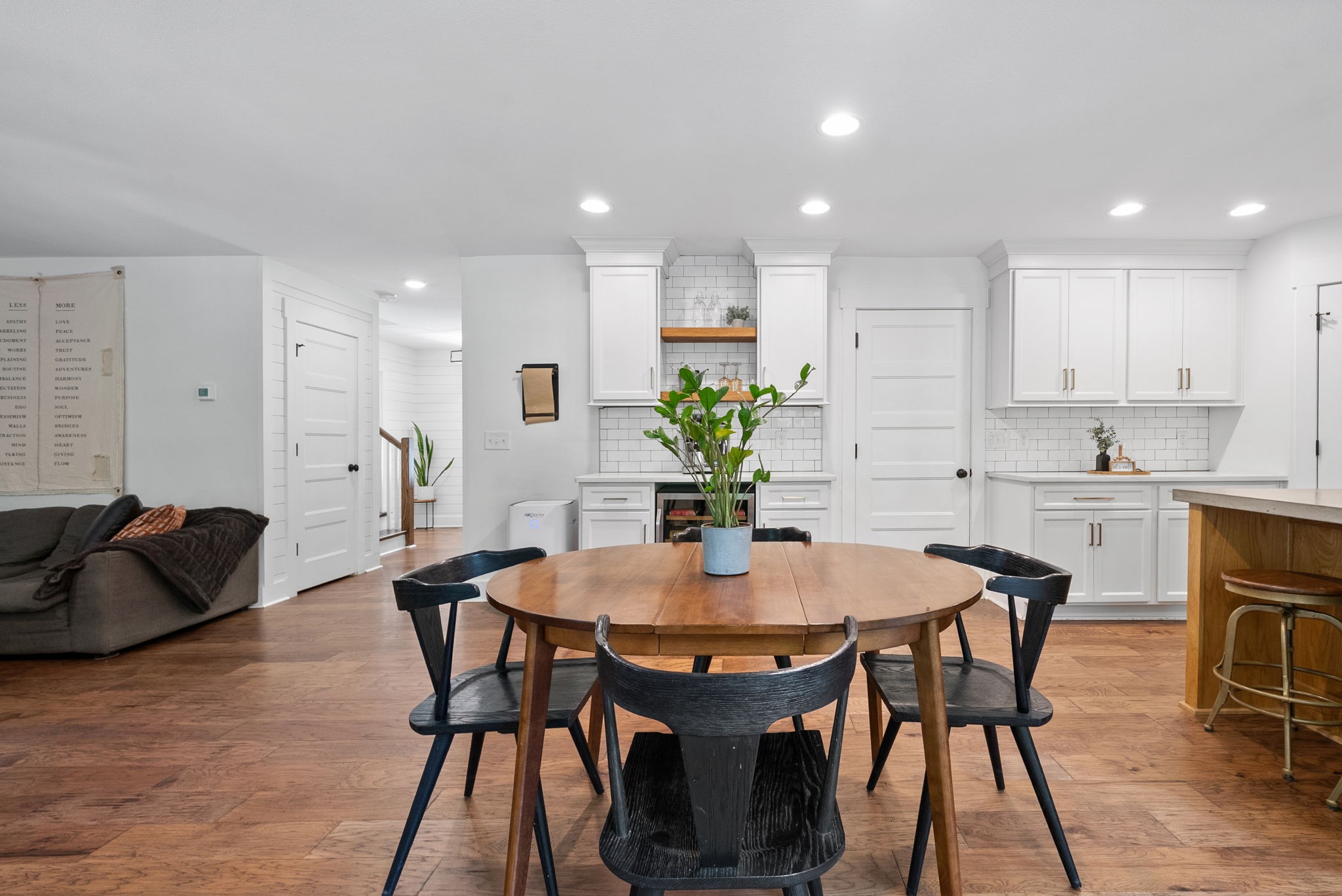 Clarksville, Tennessee 37043, United States, 4 Bedrooms Bedrooms, ,3 BathroomsBathrooms,Residential,Active,196577