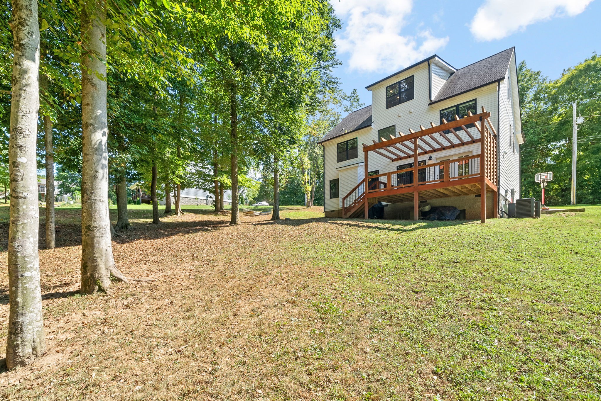 Clarksville, Tennessee 37043, United States, 4 Bedrooms Bedrooms, ,3 BathroomsBathrooms,Residential,Active,196577