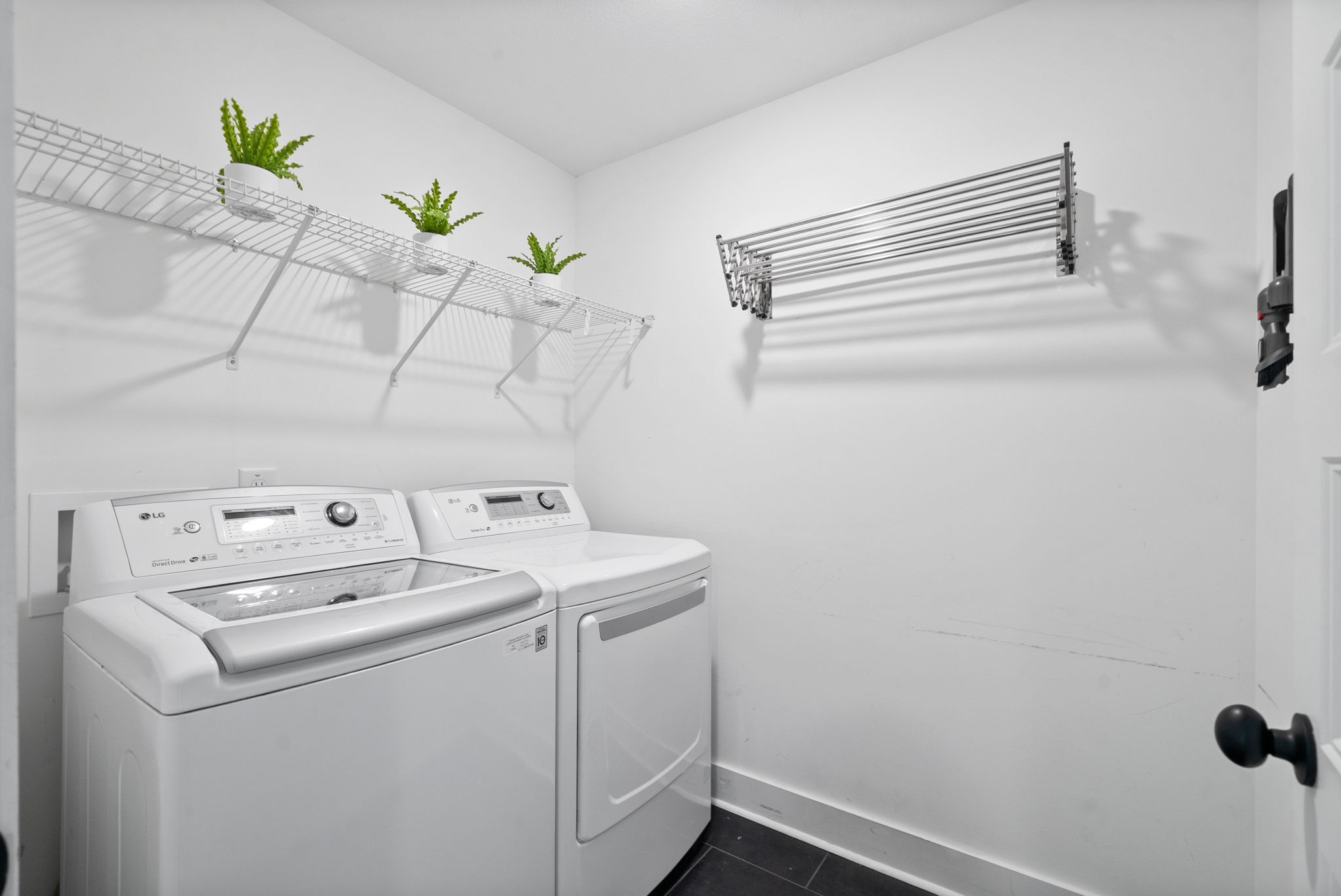 Clarksville, Tennessee 37043, United States, 4 Bedrooms Bedrooms, ,3 BathroomsBathrooms,Residential,Active,196577