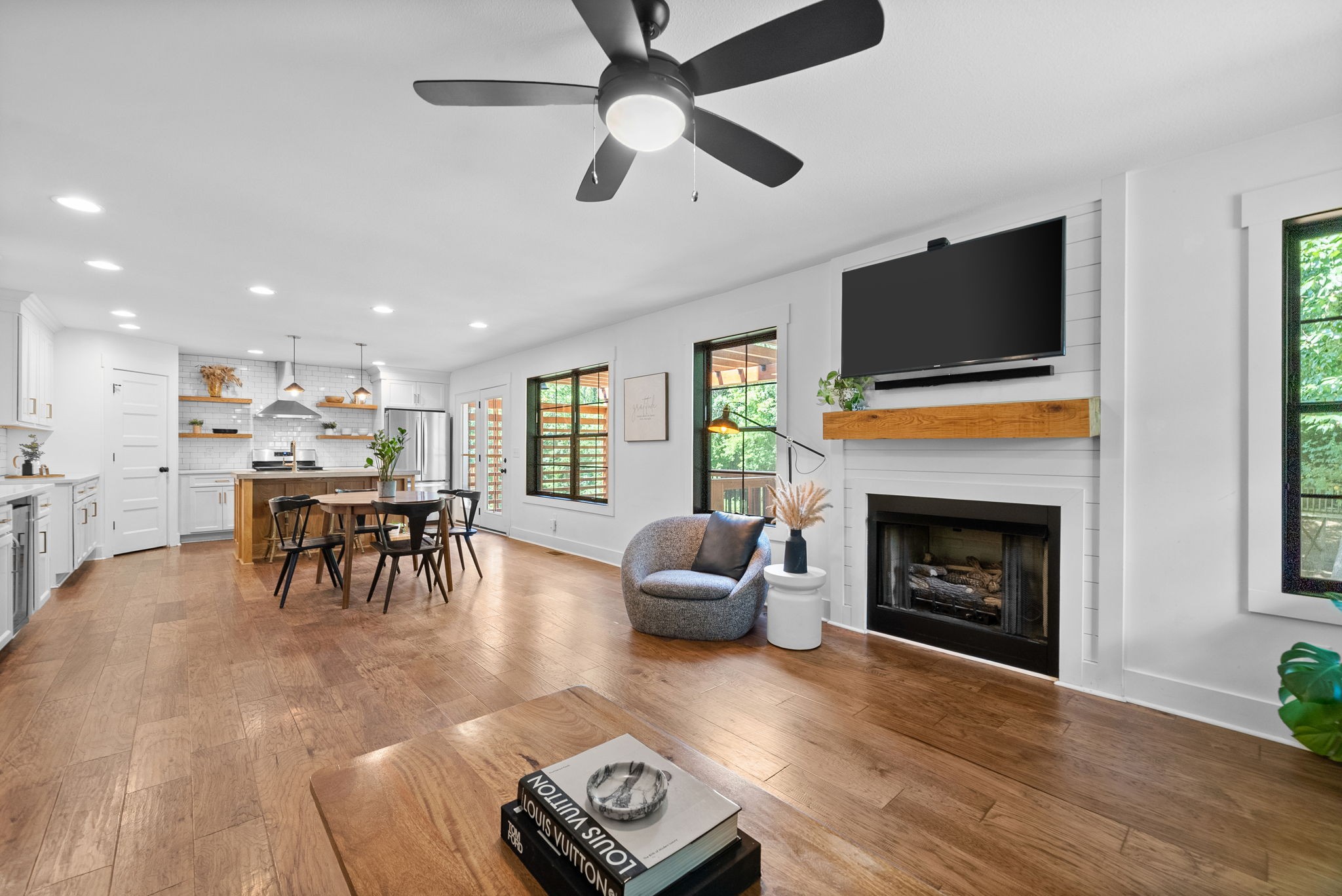 Clarksville, Tennessee 37043, United States, 4 Bedrooms Bedrooms, ,3 BathroomsBathrooms,Residential,Active,196577