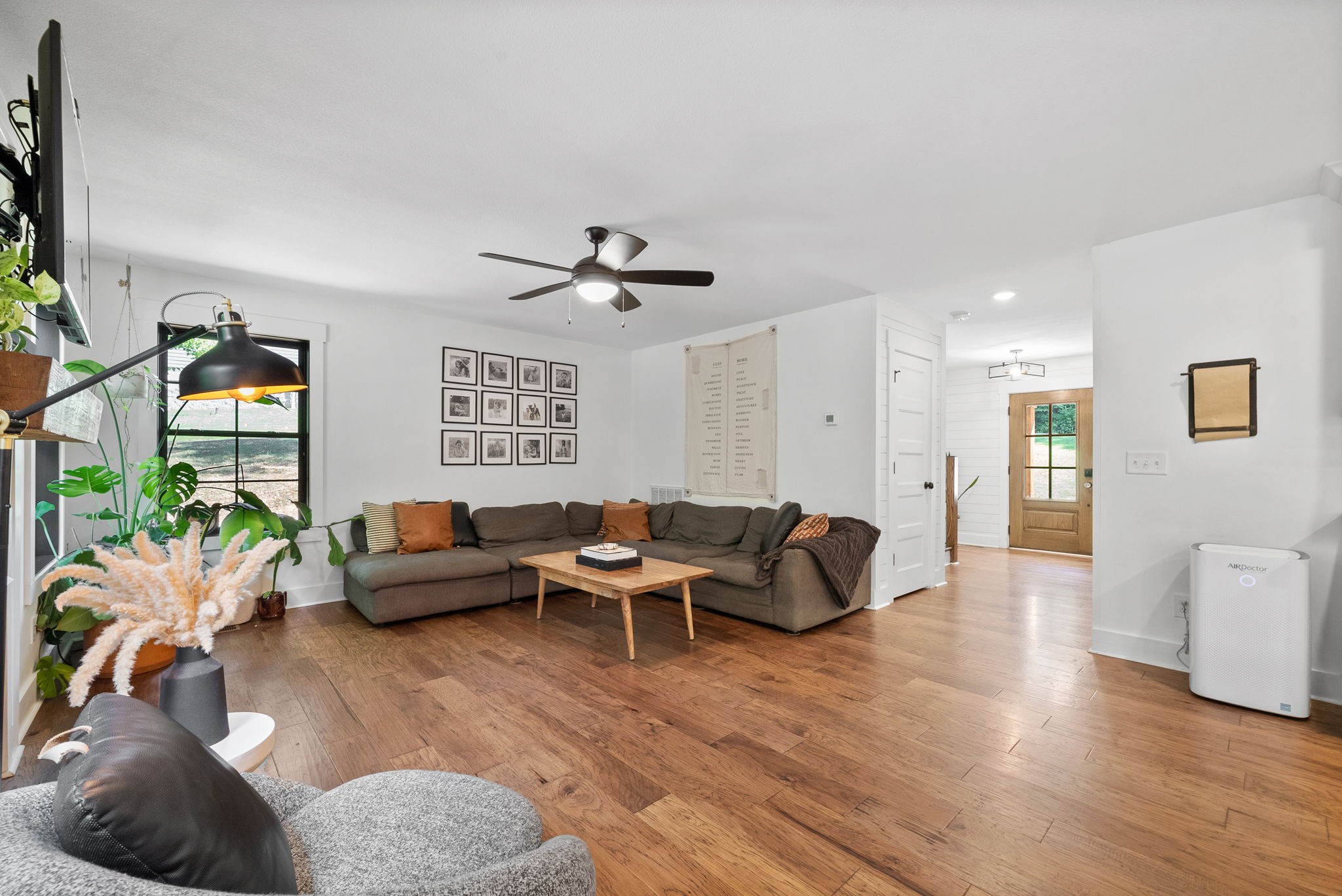 Clarksville, Tennessee 37043, United States, 4 Bedrooms Bedrooms, ,3 BathroomsBathrooms,Residential,Active,196577