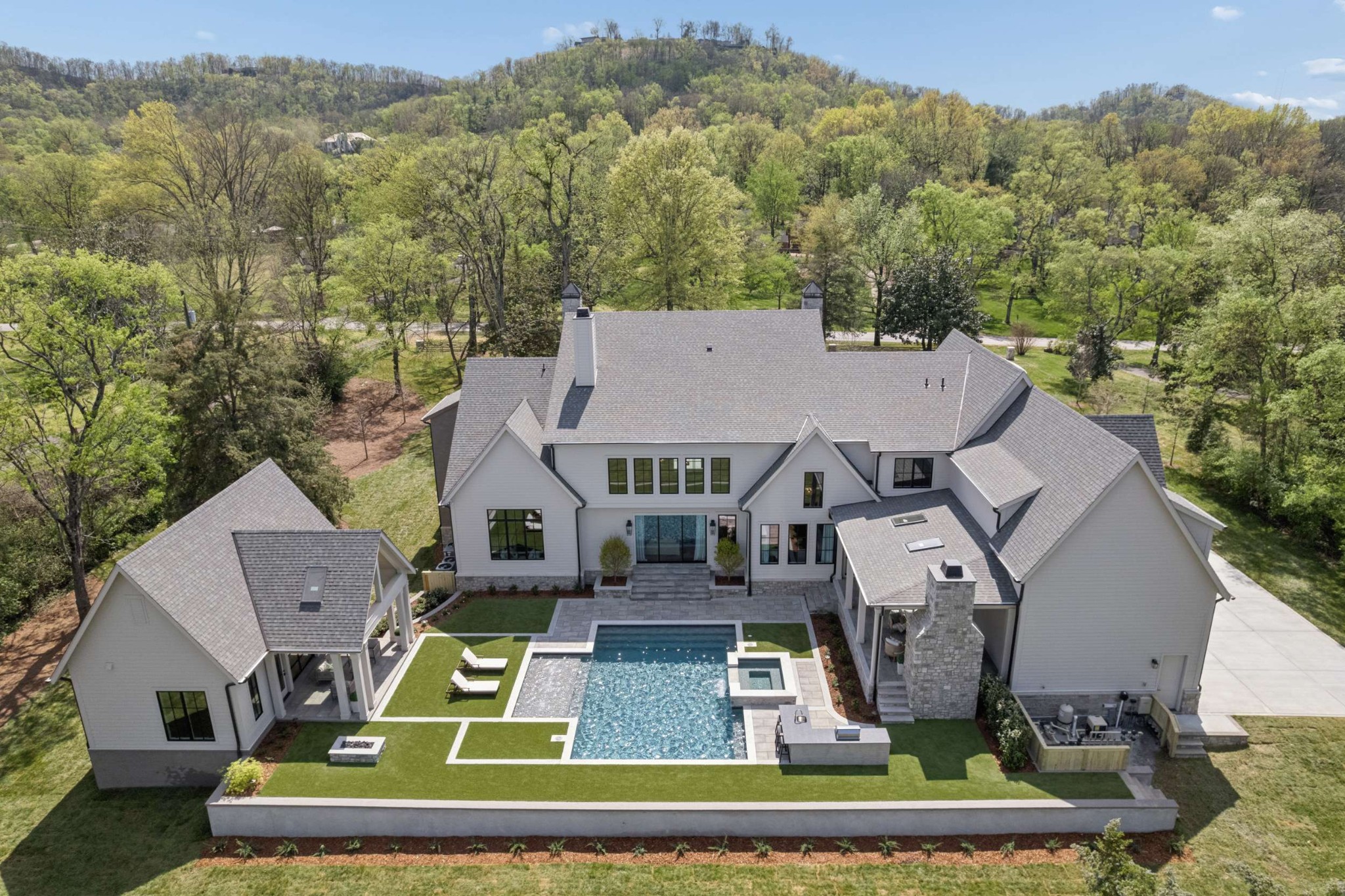 1114 Tyne Blvd