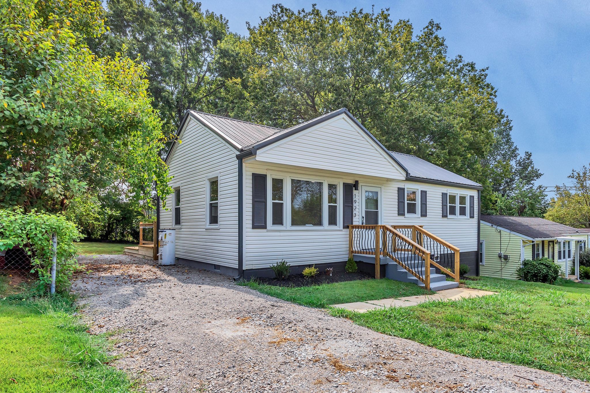 1923 Overton Dr