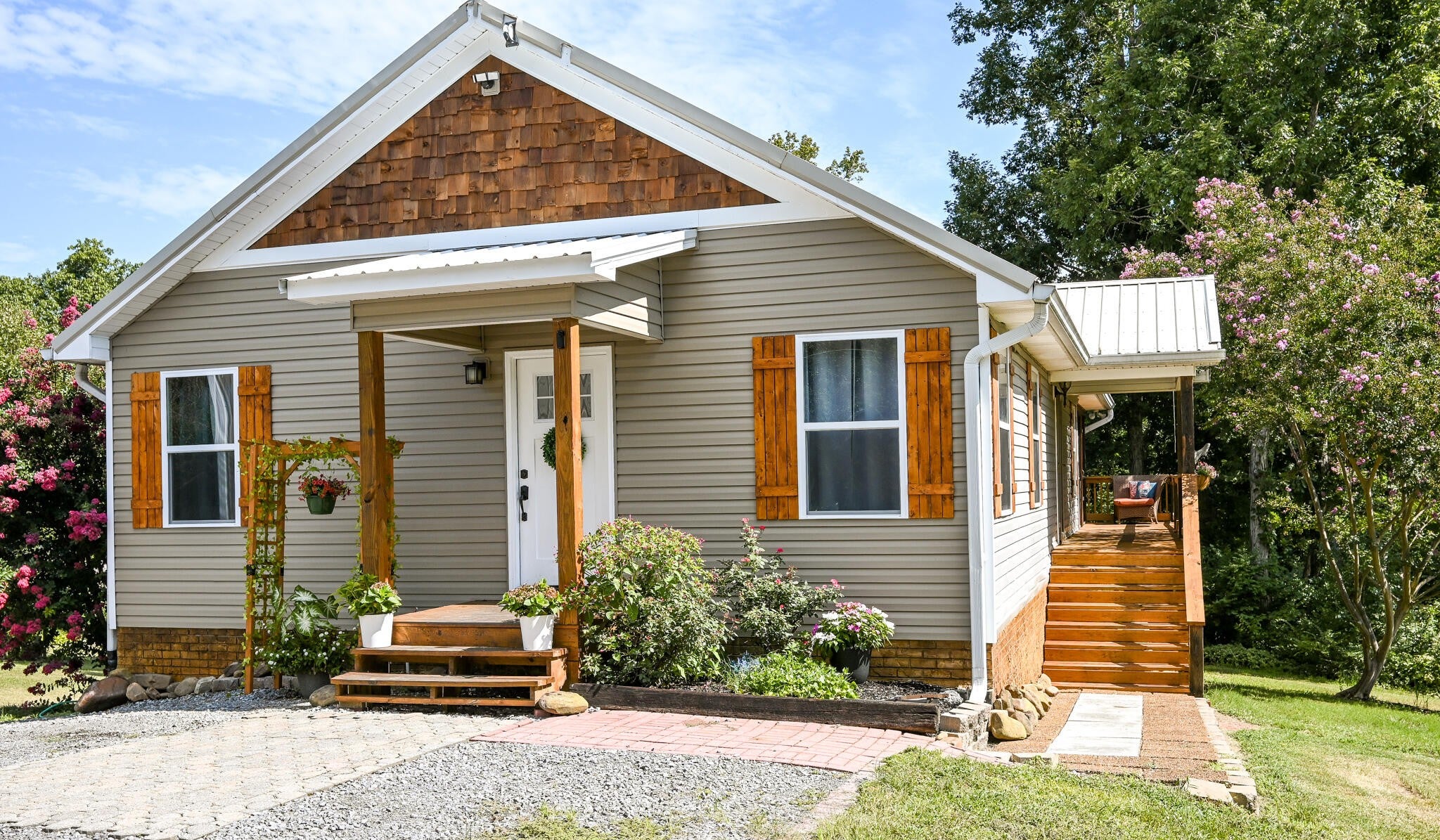 220 Sam Johnson Road NW