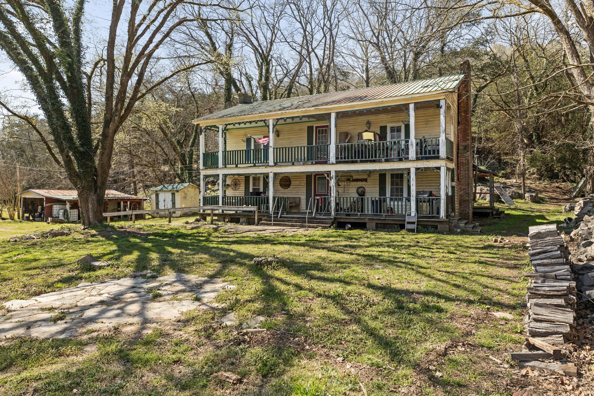 2203 Stones River Rd