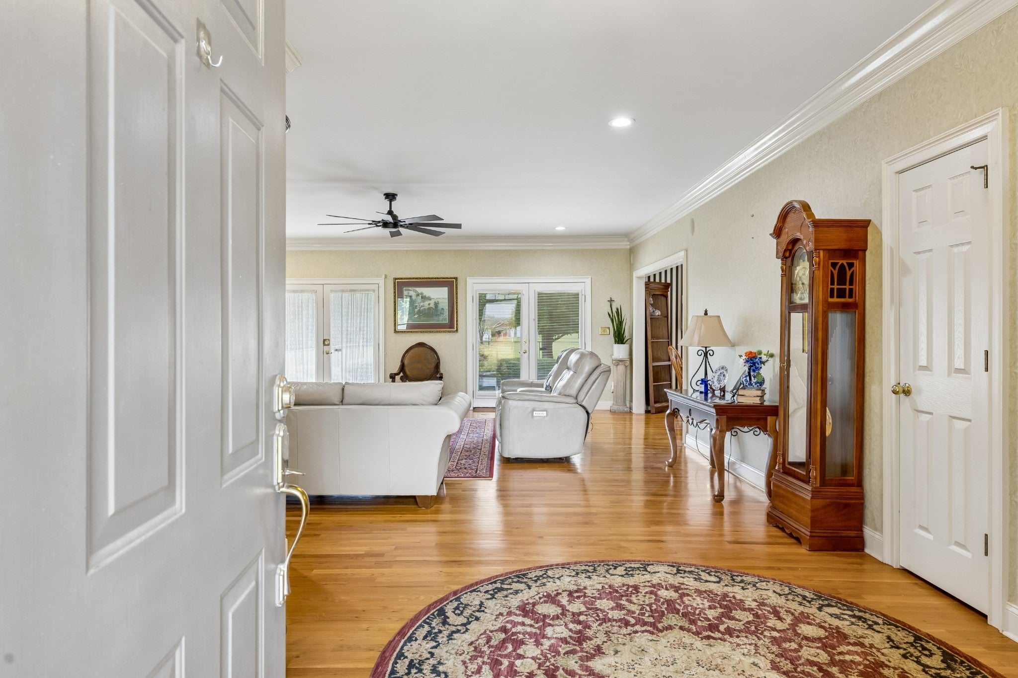 23 Cardinal Ct W