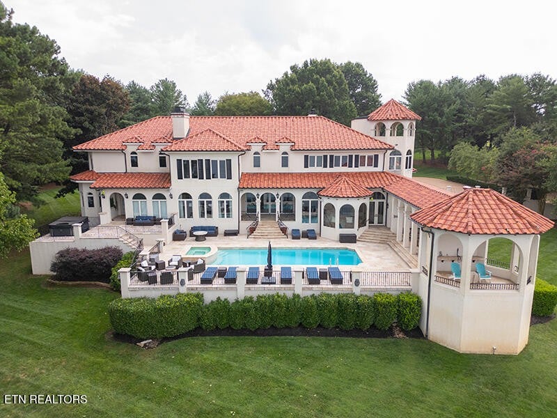 8719 Inlet Drive