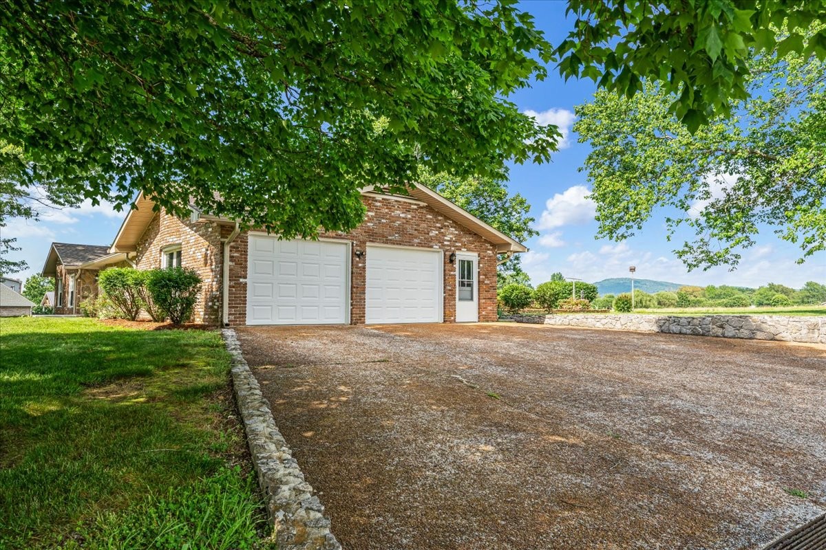 183 Prairie Plains Rd
