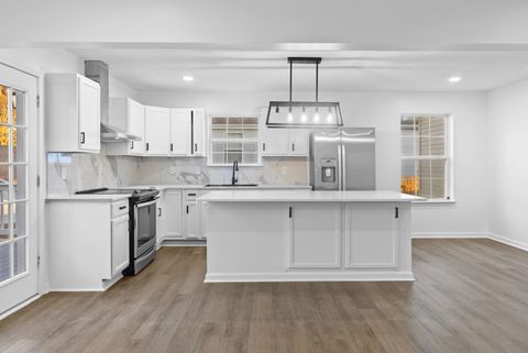 242 Lake Forest Dr La Vergne TN 37086