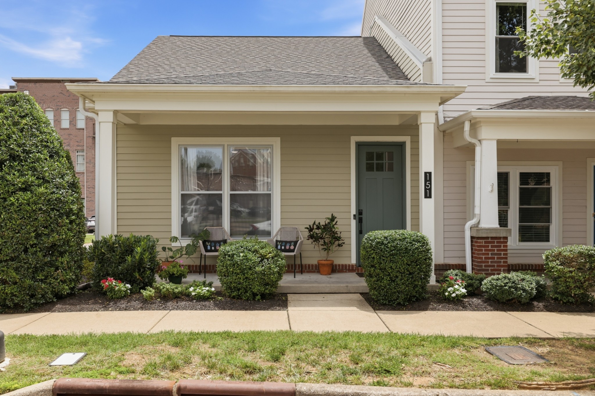 151 Augusta Ave