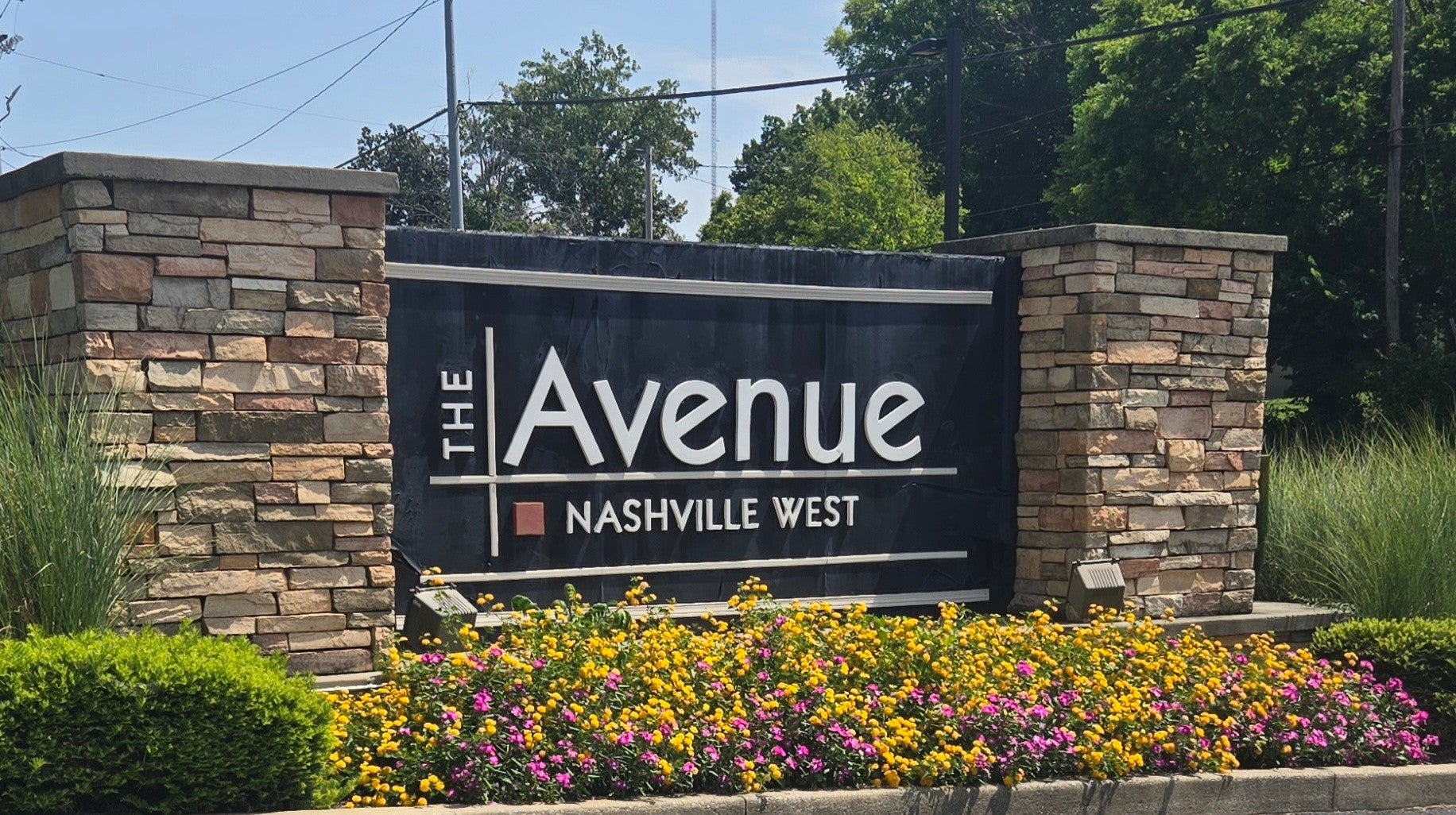 2-bed condo for sale in Nashville, TN 37209, 6680 Charlotte Pike K8 6680 Charlotte Pike K8, Nashville TN 37209 2-bed condo, photo 1 of 22