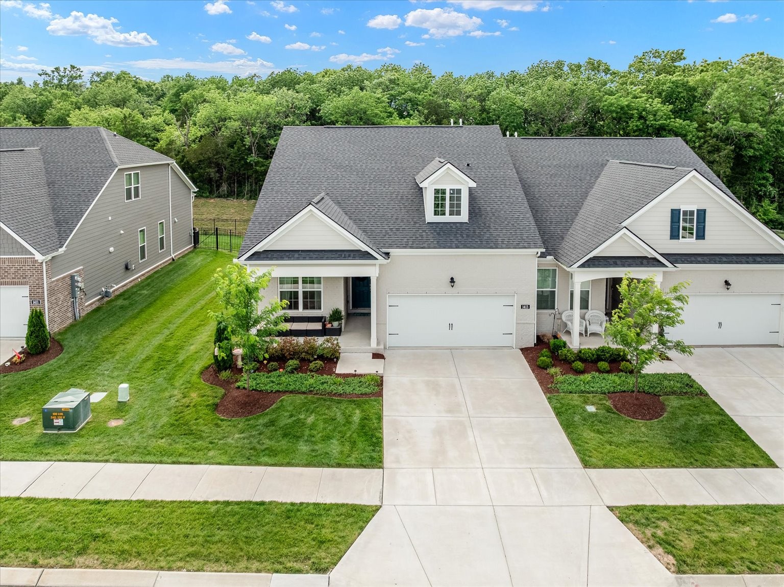 1413 Autumn Leaf Ln