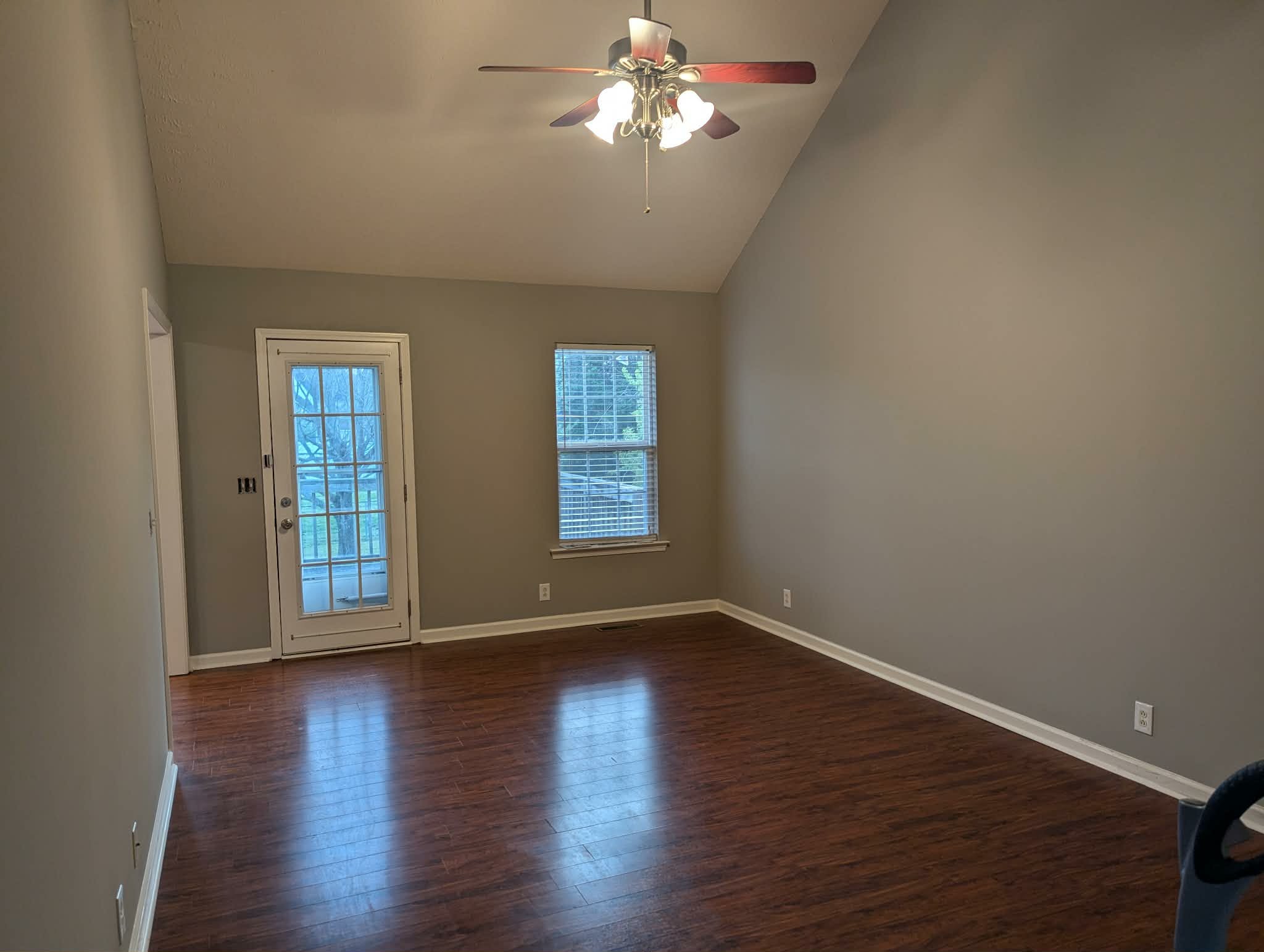 1542 River Rock Blvd