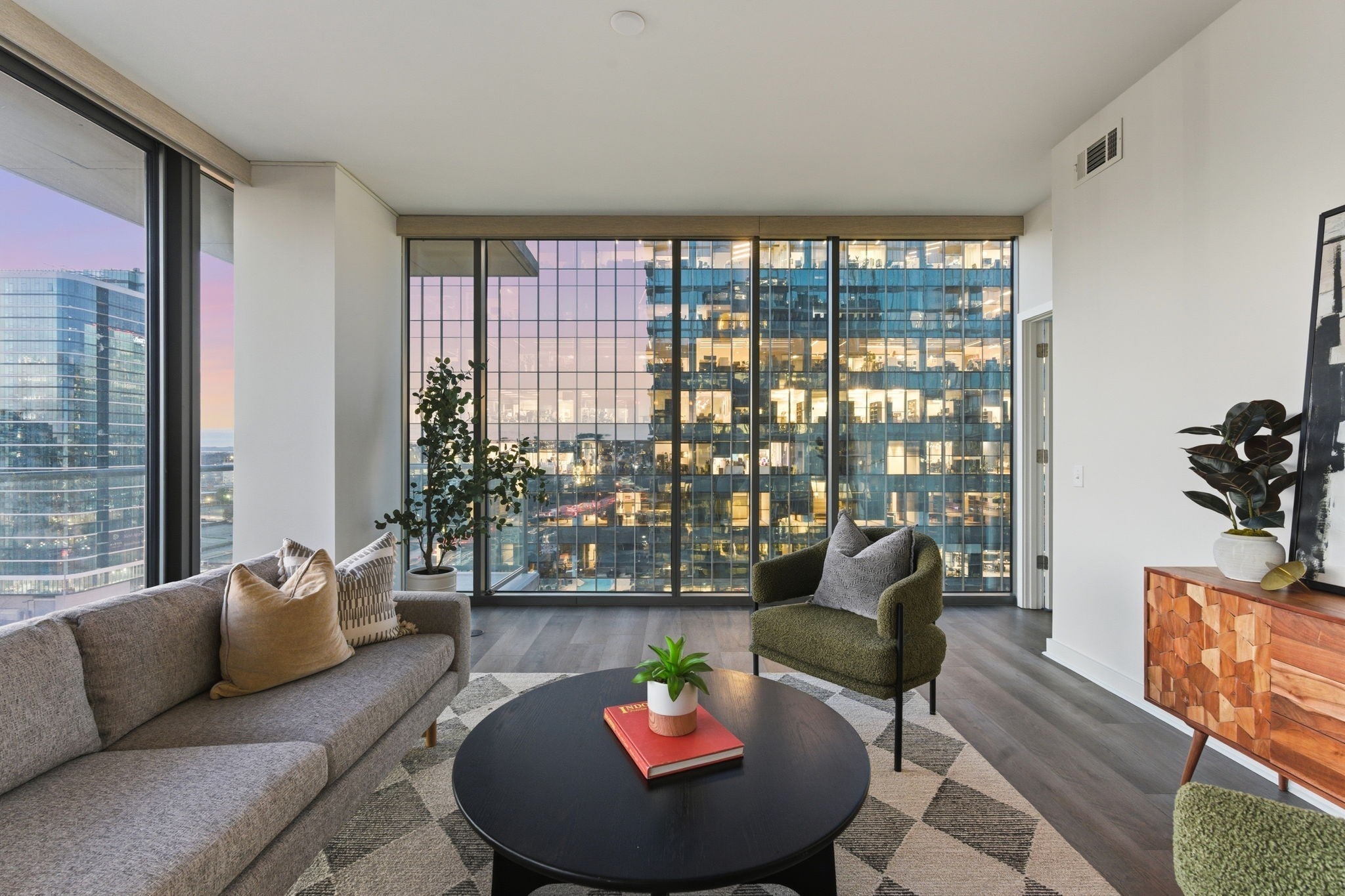 1212 Laurel St 1215