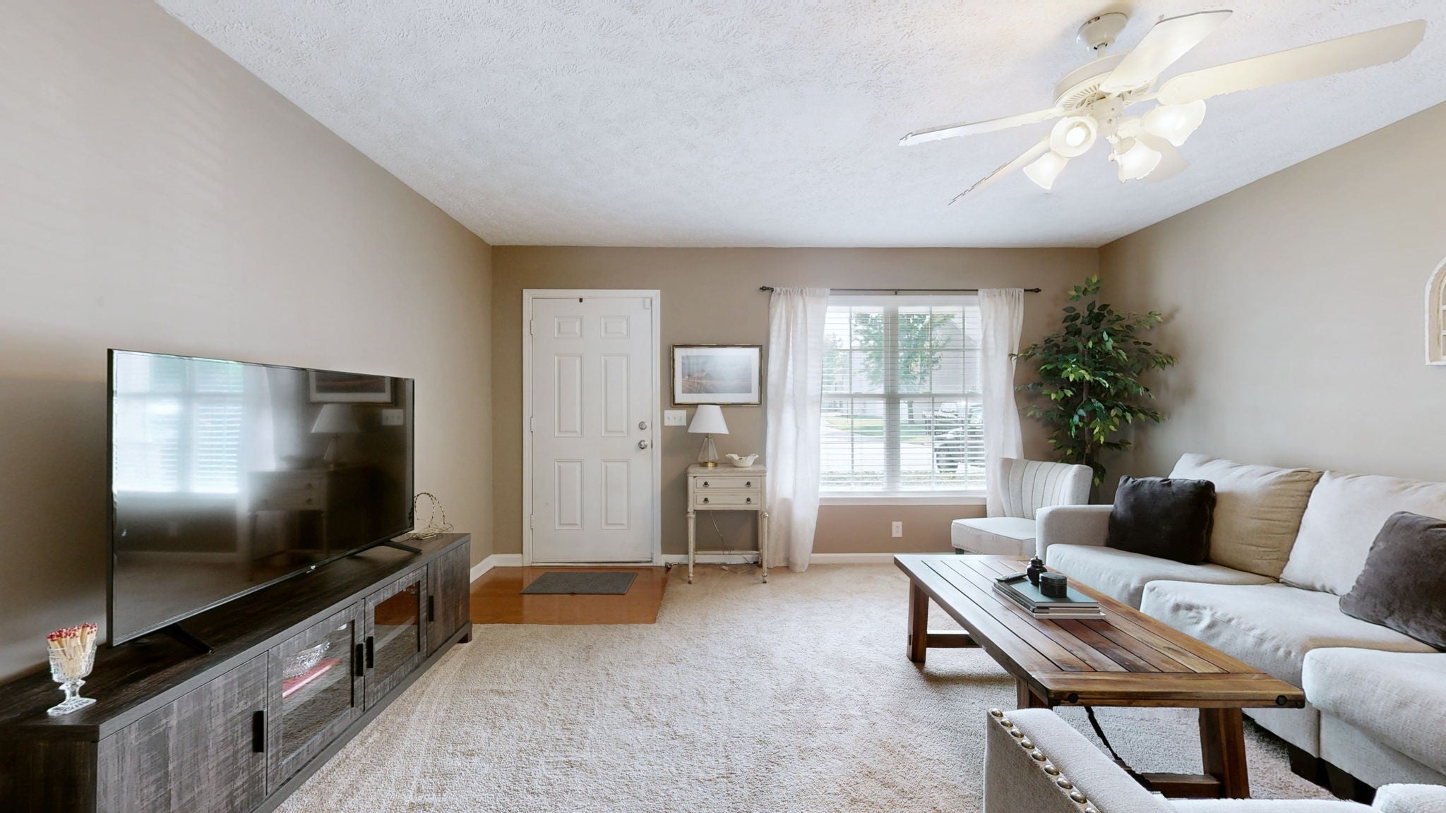 1313 Amsterdam Ct