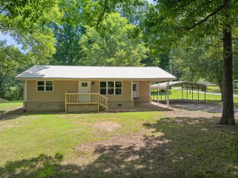 869 W 4th St Parsons TN 38363