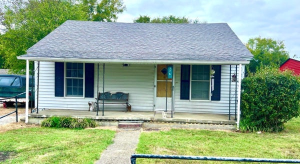 376 W OTIS CIR, HOPKINSVILLE, KY 42240 - Image fbae3db1559c8d0da5937fa5860bff2a/2100723343