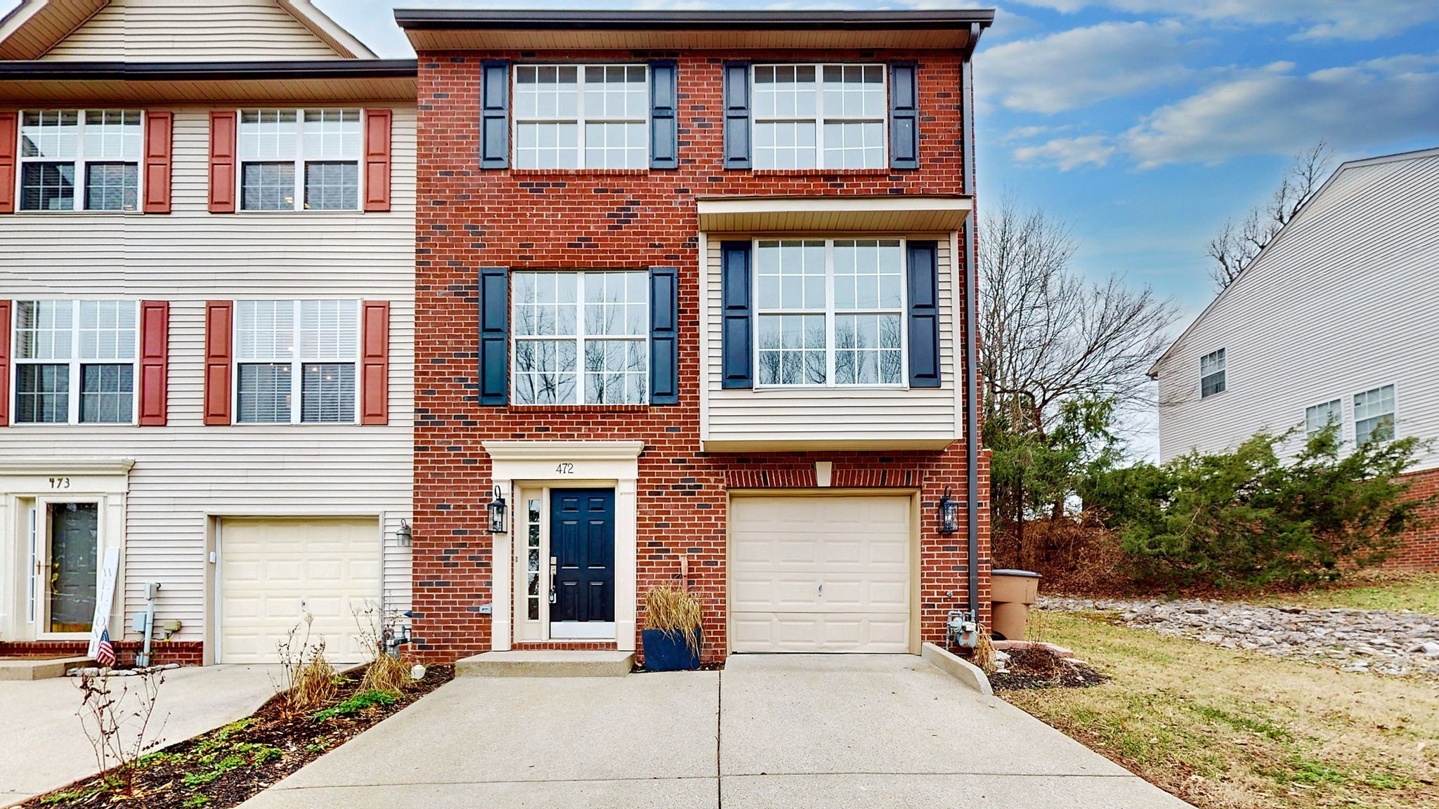 472 Huntington Ridge Dr