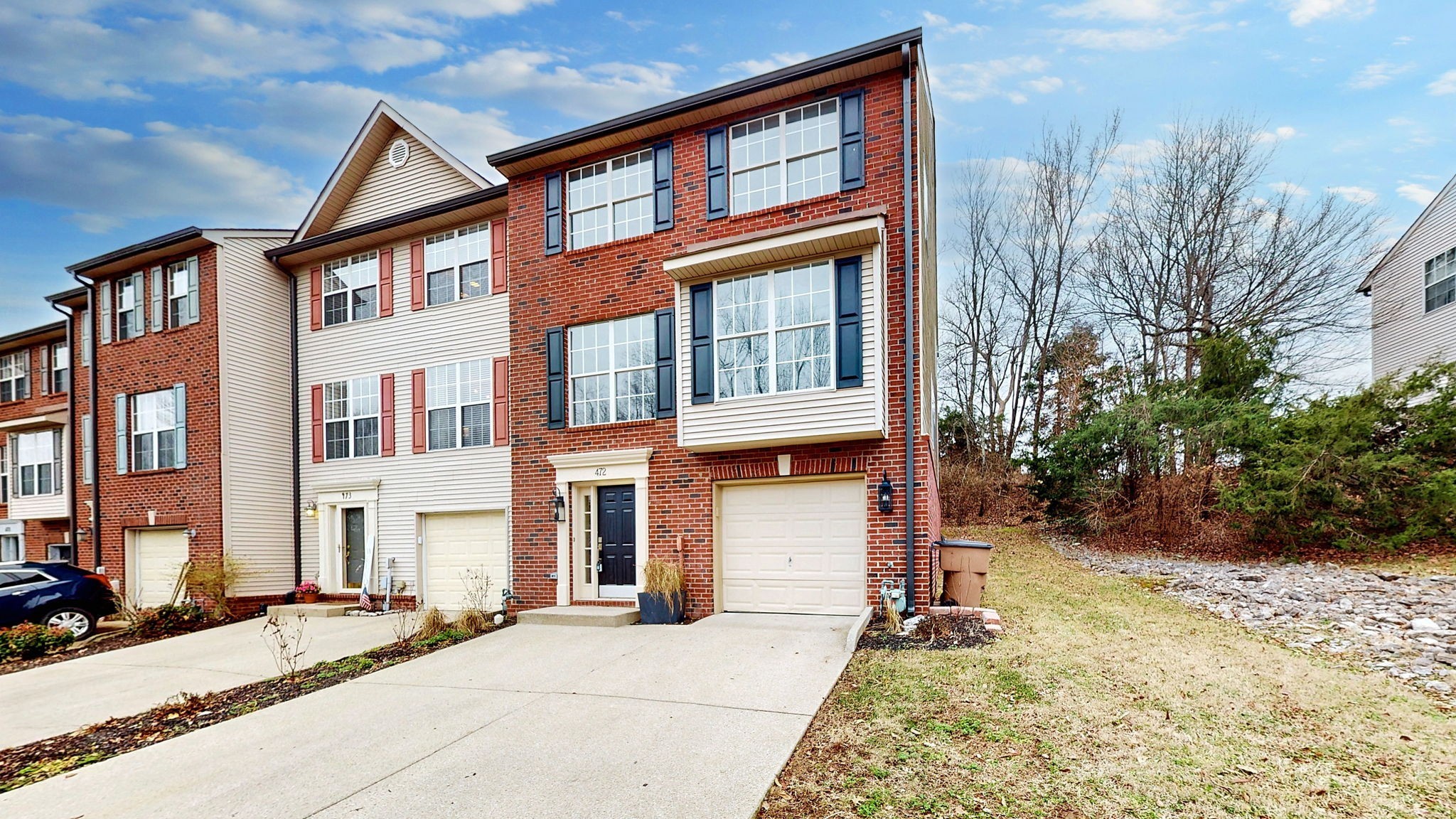 472 Huntington Ridge Dr
