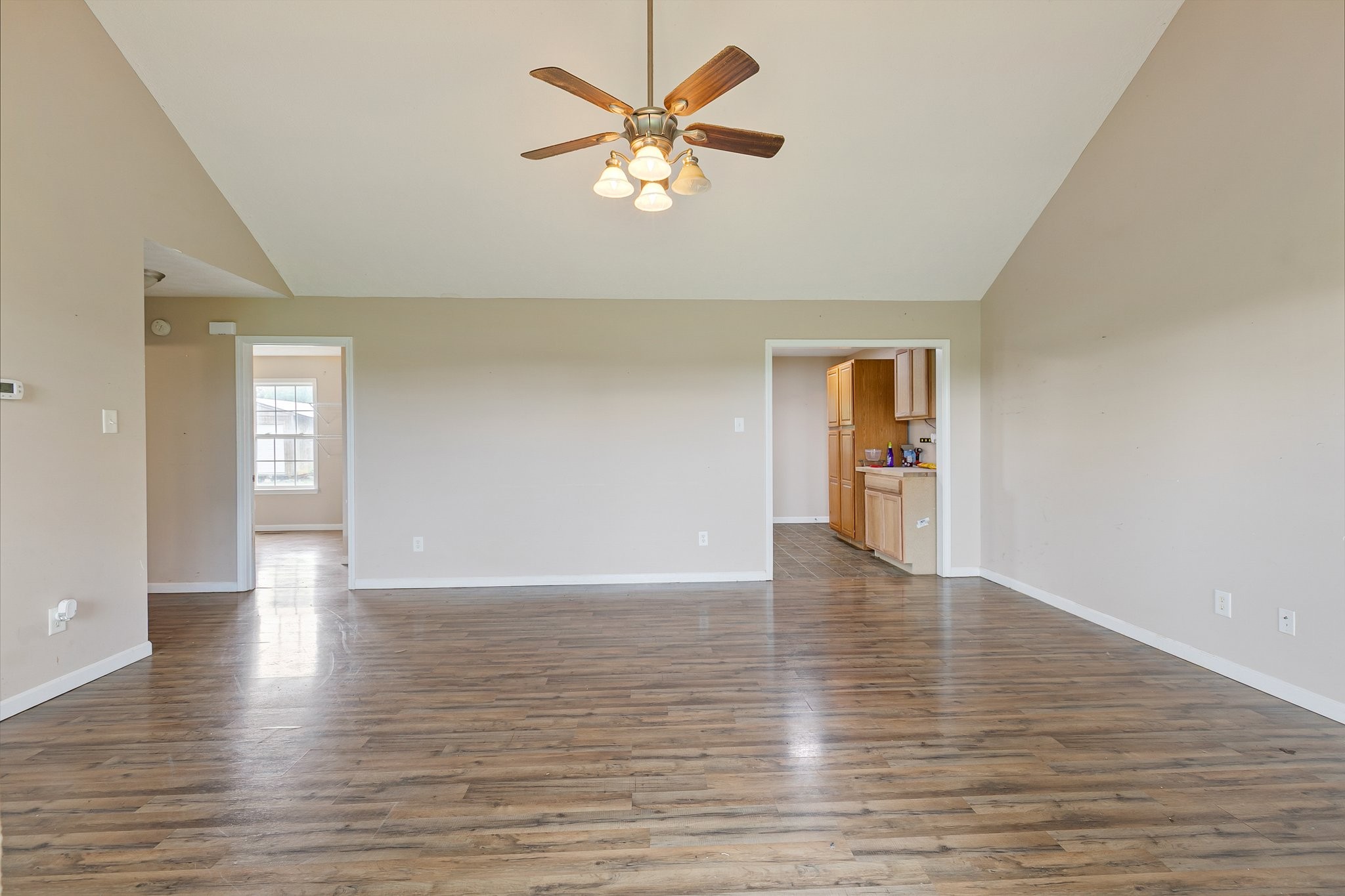2405 Cason Ln