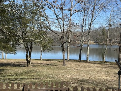 131 Pine Tree Cir Crossville TN 38571