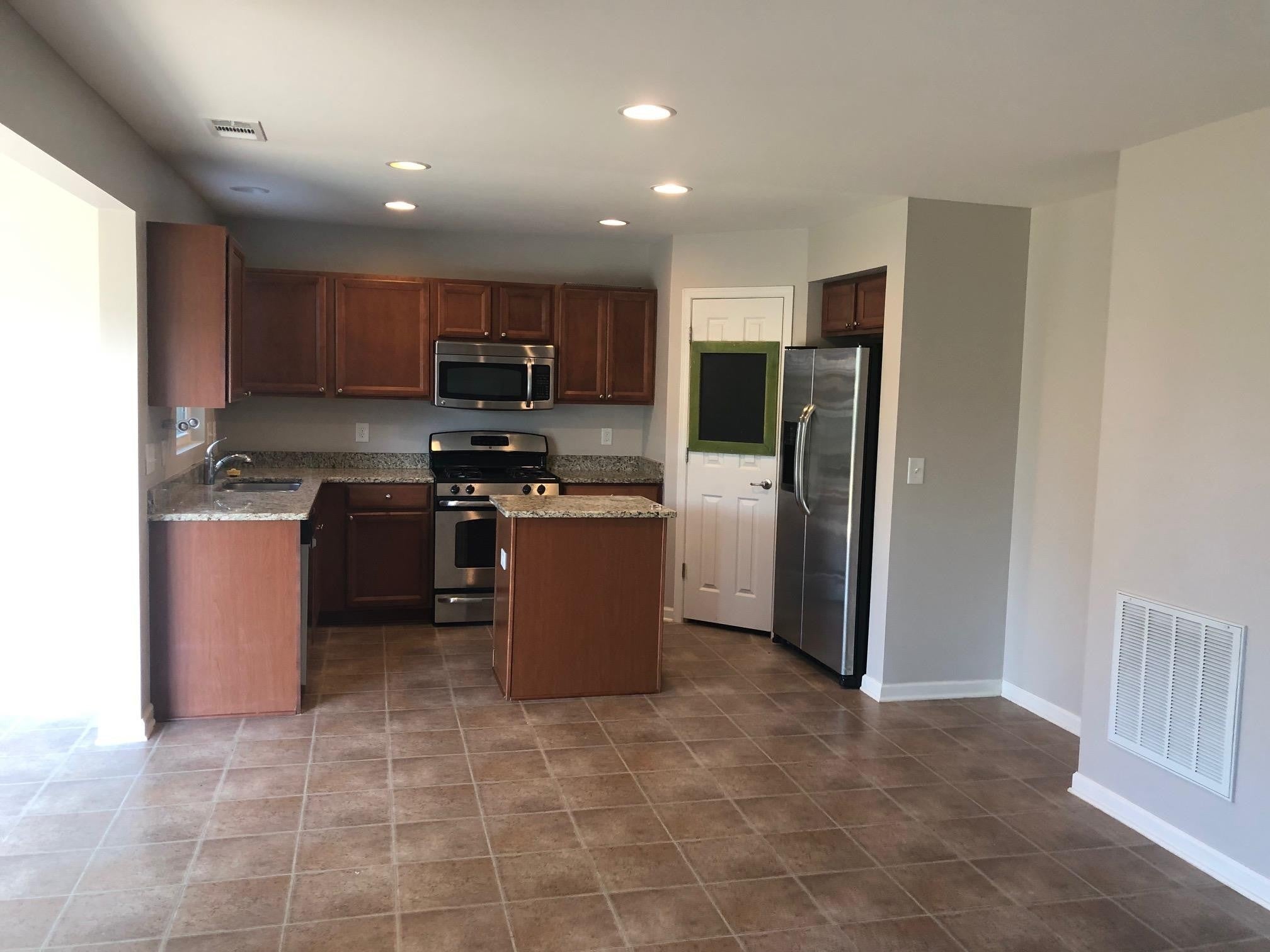 1233 Scarcroft
