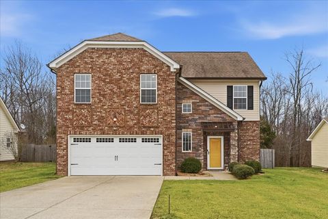 212 Wyburn Pl Burns TN 37029