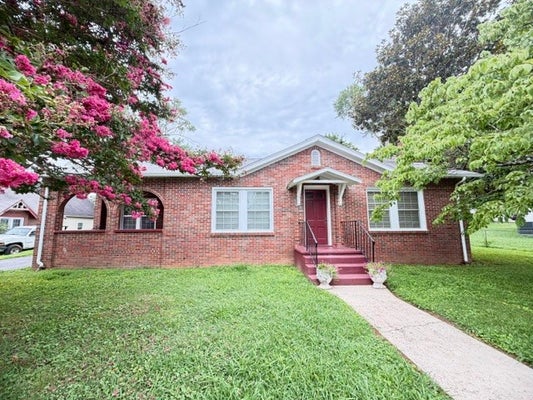 203 BENNETT ST, DECHERD, TN 37324 - Image fbf6ebd4929af6e047005441d574cc1d/1507357477
