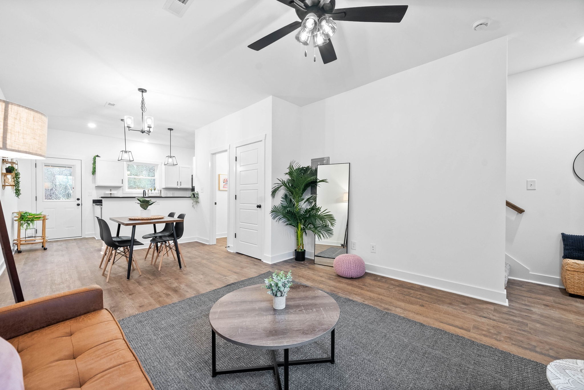 914 Power St 12