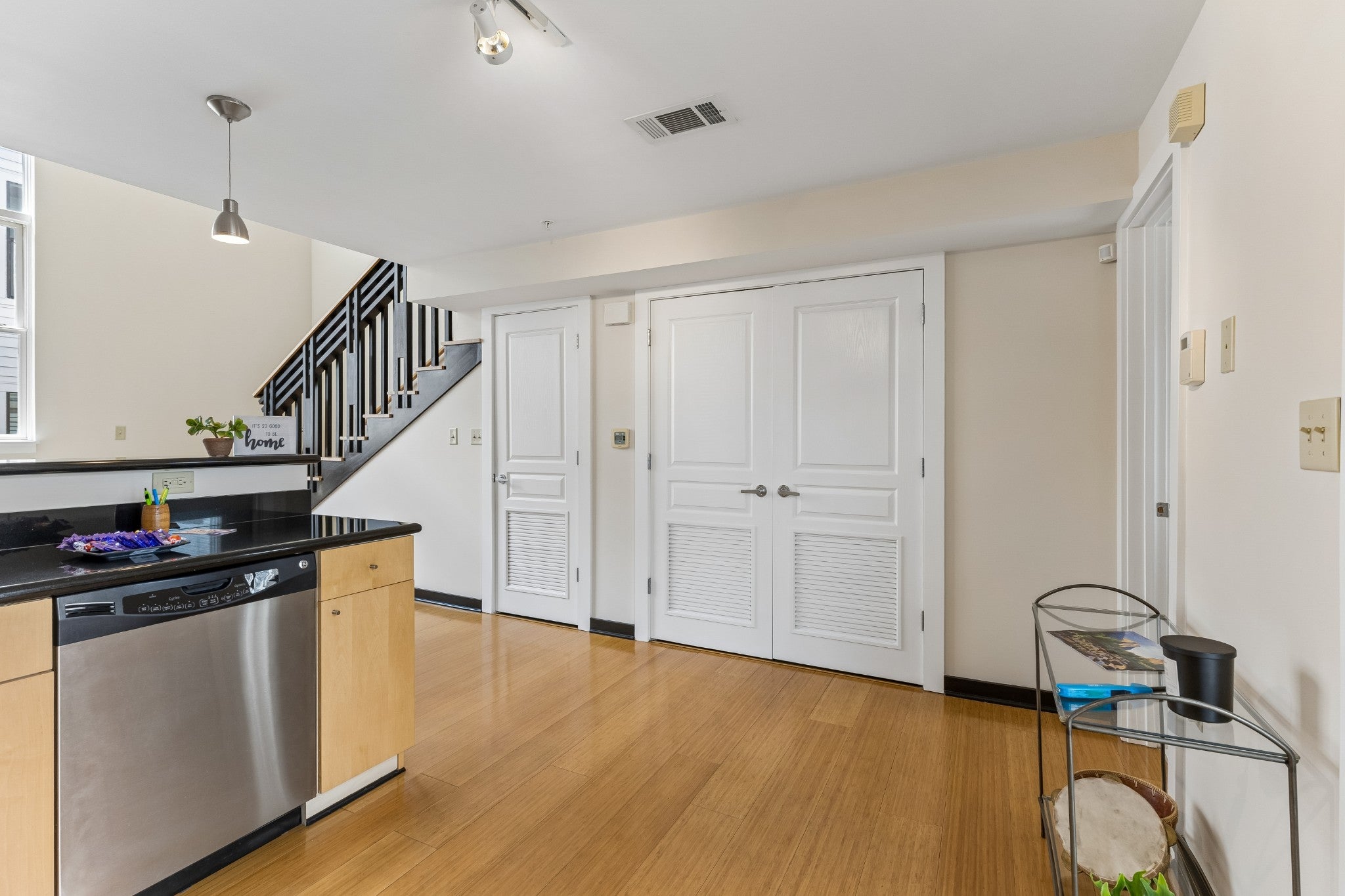 807 18th Ave S 408