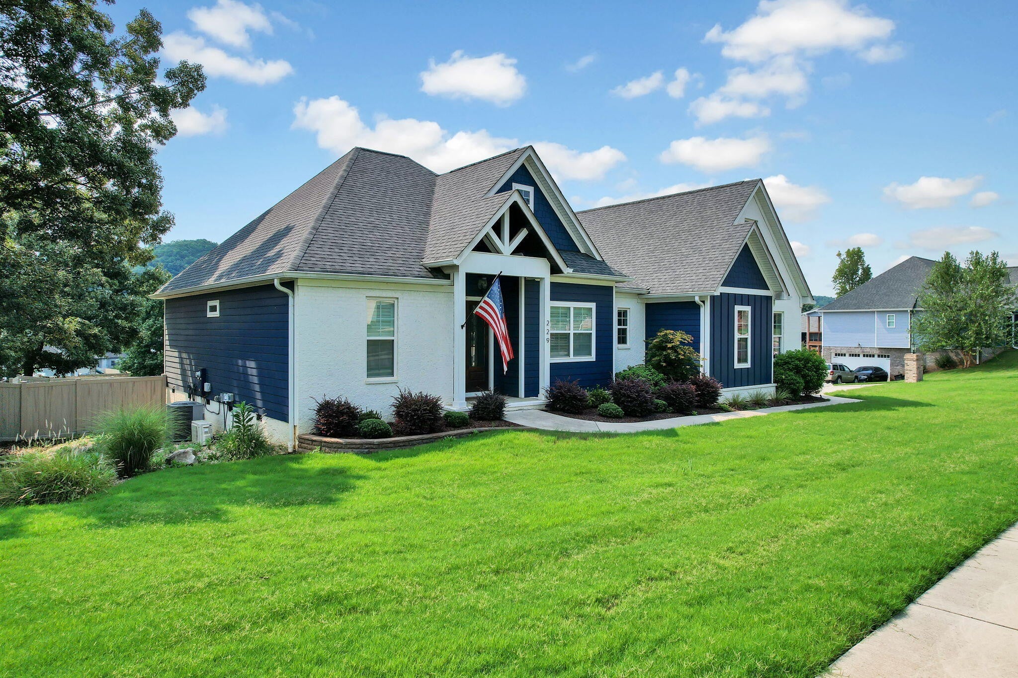 229 Eagle Creek Road NW