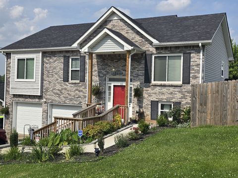 2049 Windmeade Dr Clarksville TN 37042