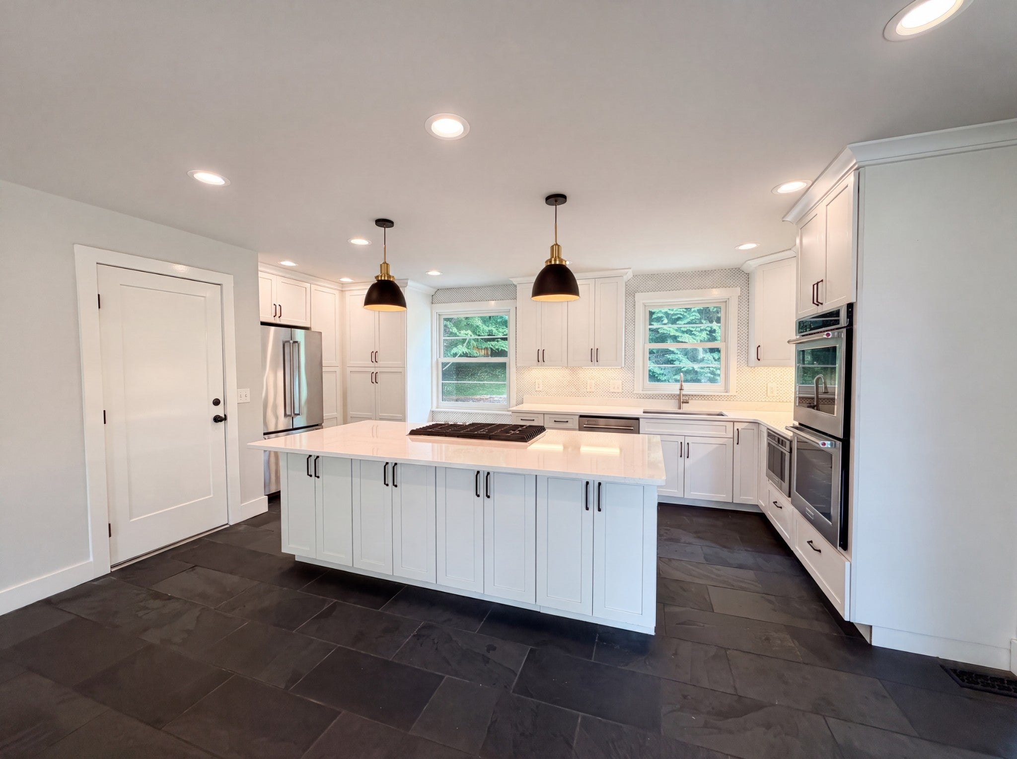6112 Pinehurst Dr
