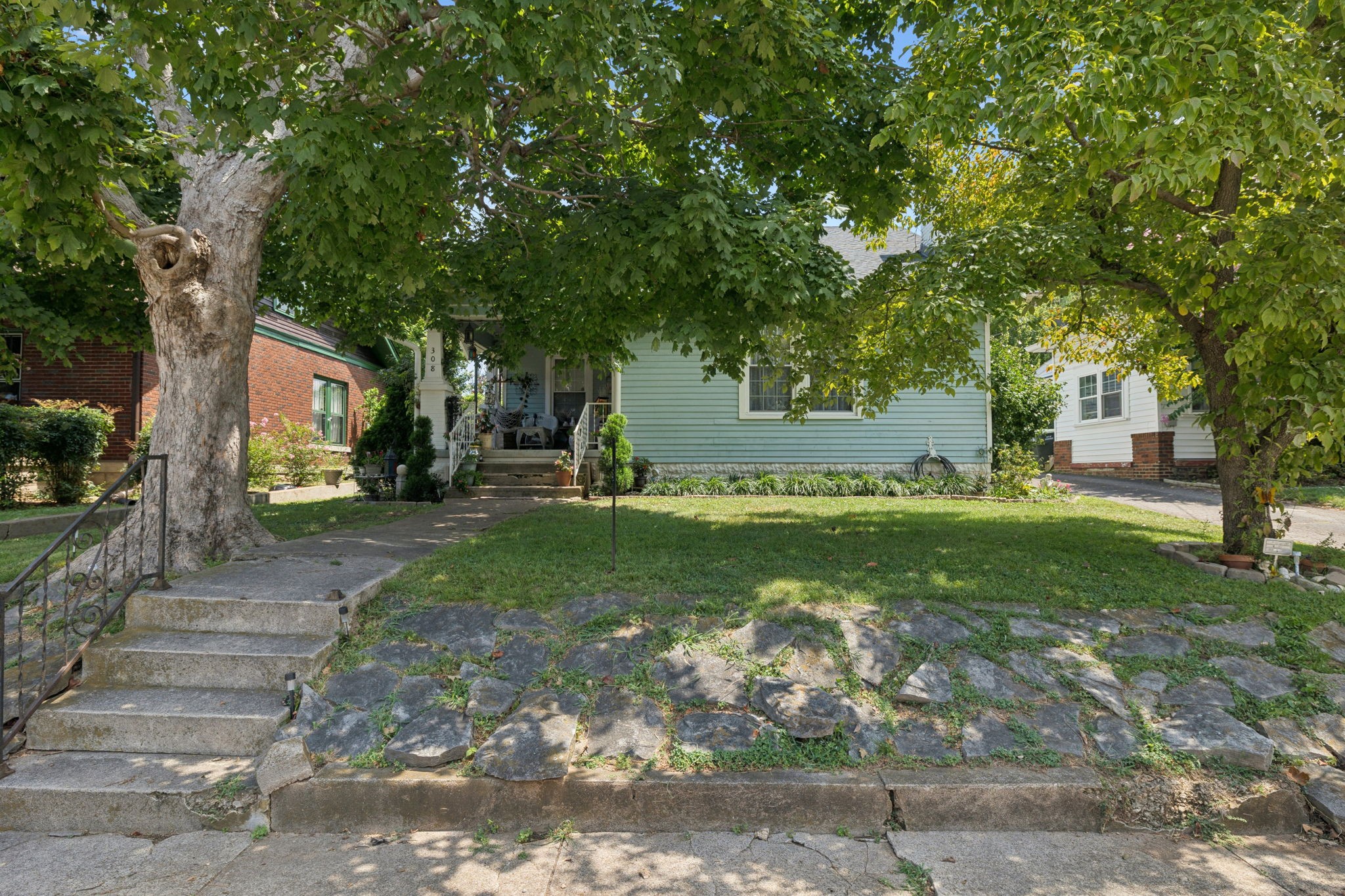 308 Walnut St