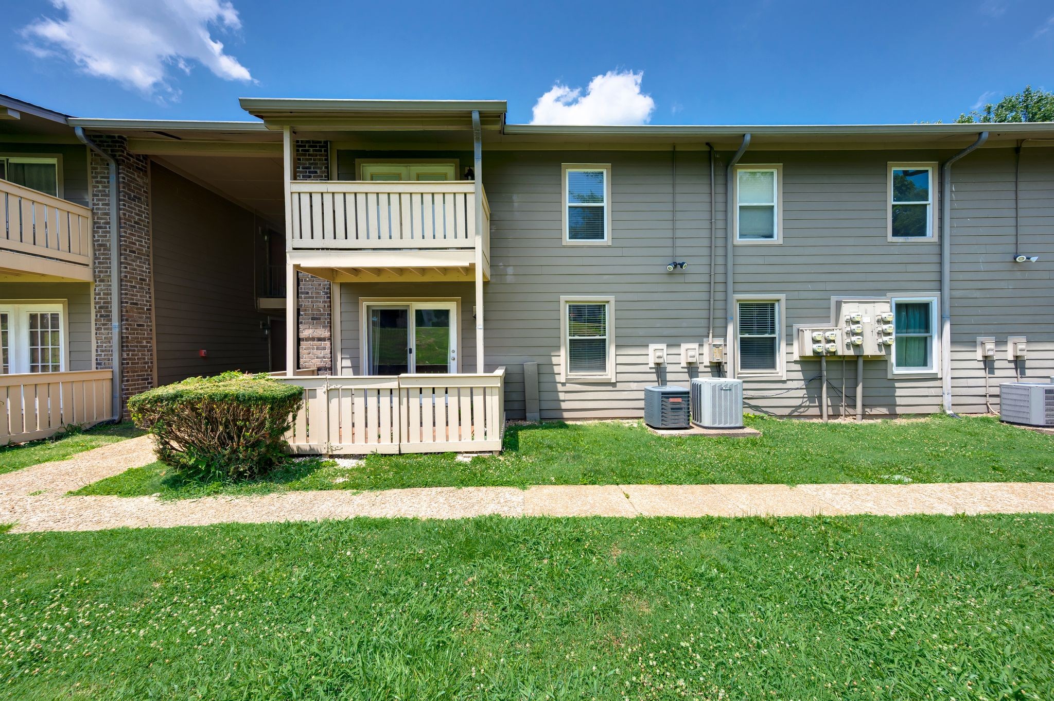 Photo 1 of 34 — 709 Ashlawn Pl, Nashville, TN 37211