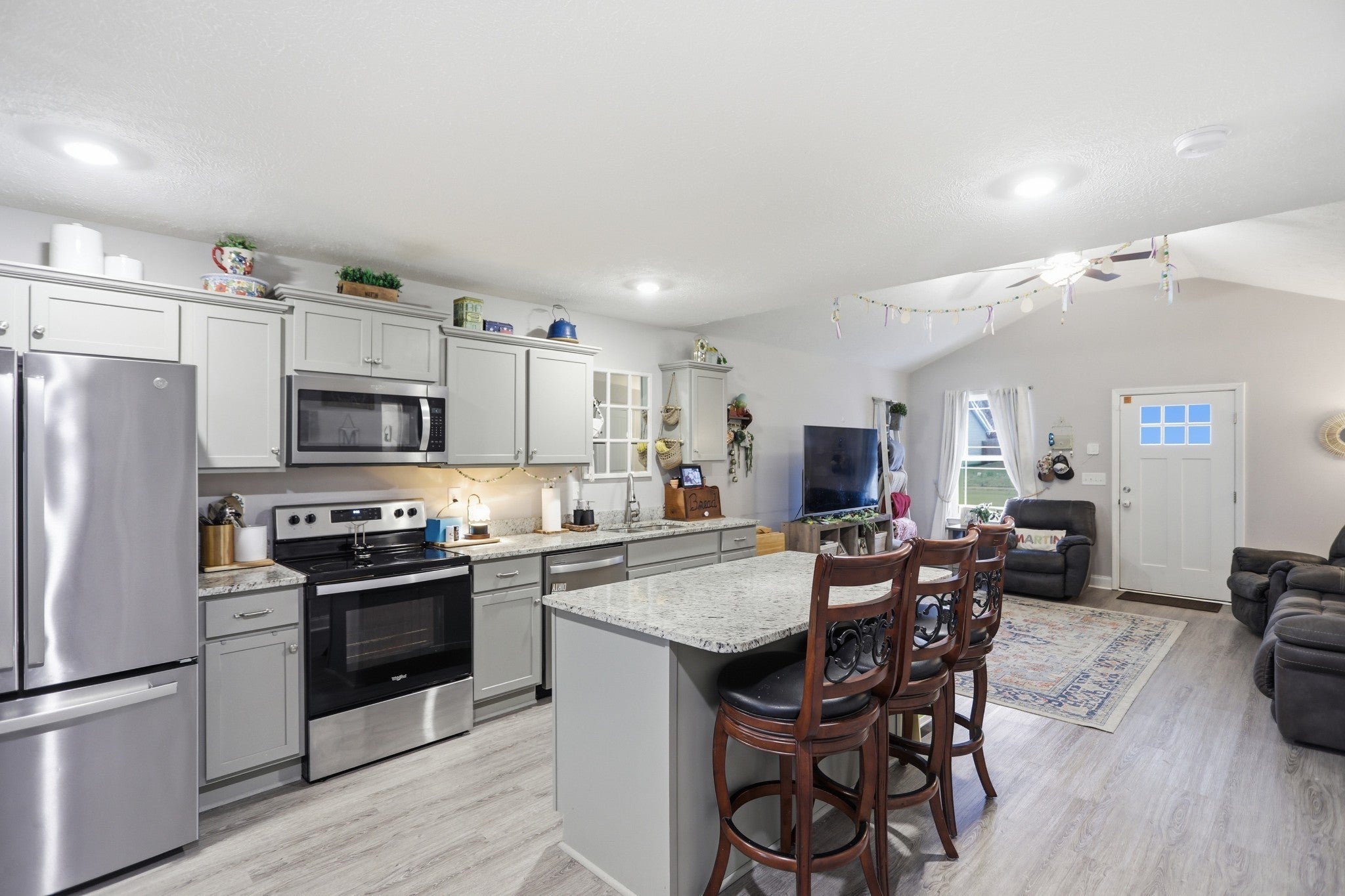 458 Laramie Dr
