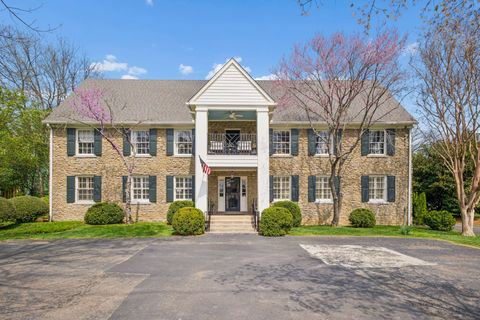 Photo of 4402 Harding Place #4, Nashville, TN 37205 (MLS # 3170608)