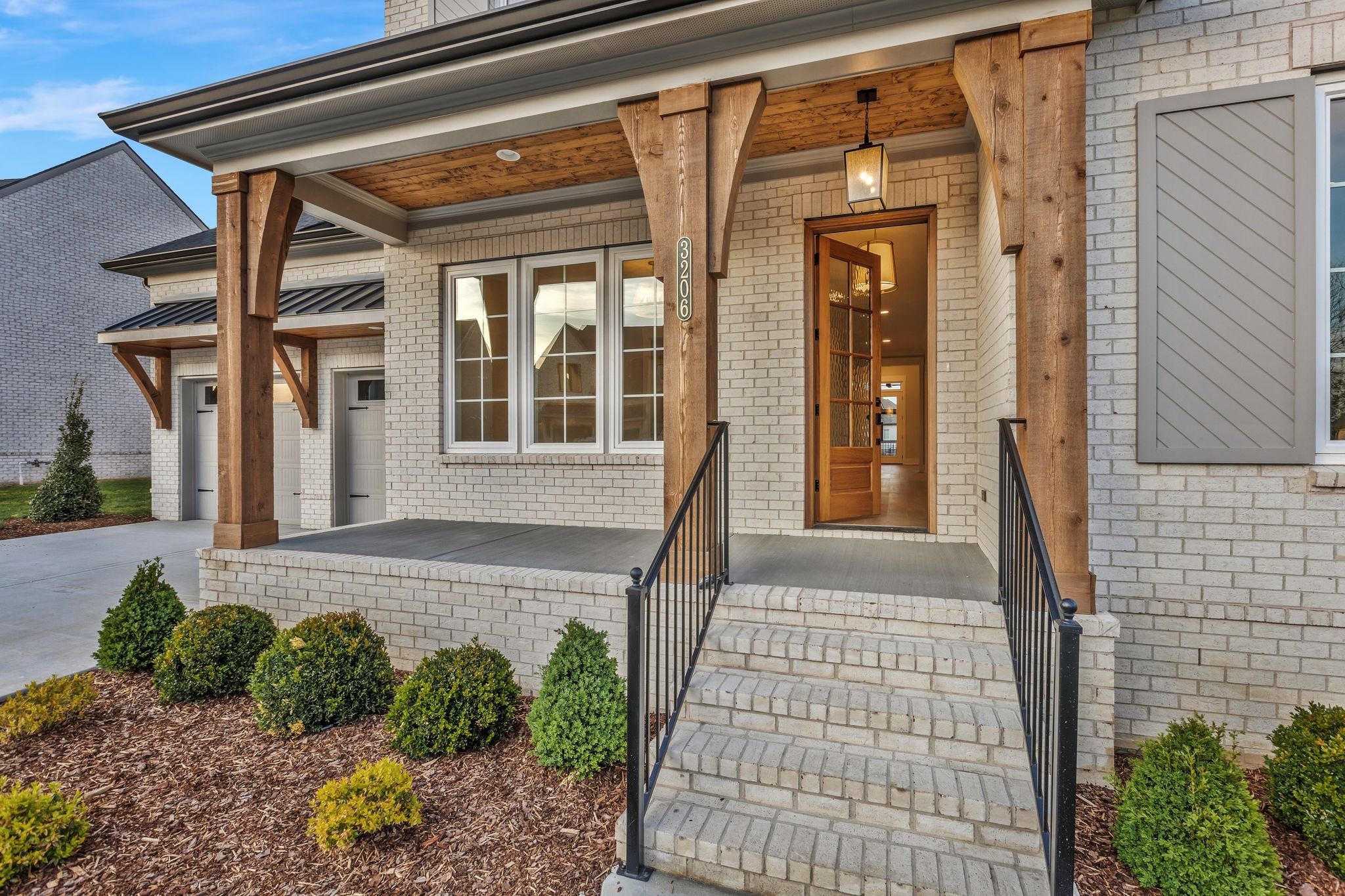 3206 Arundel Ln