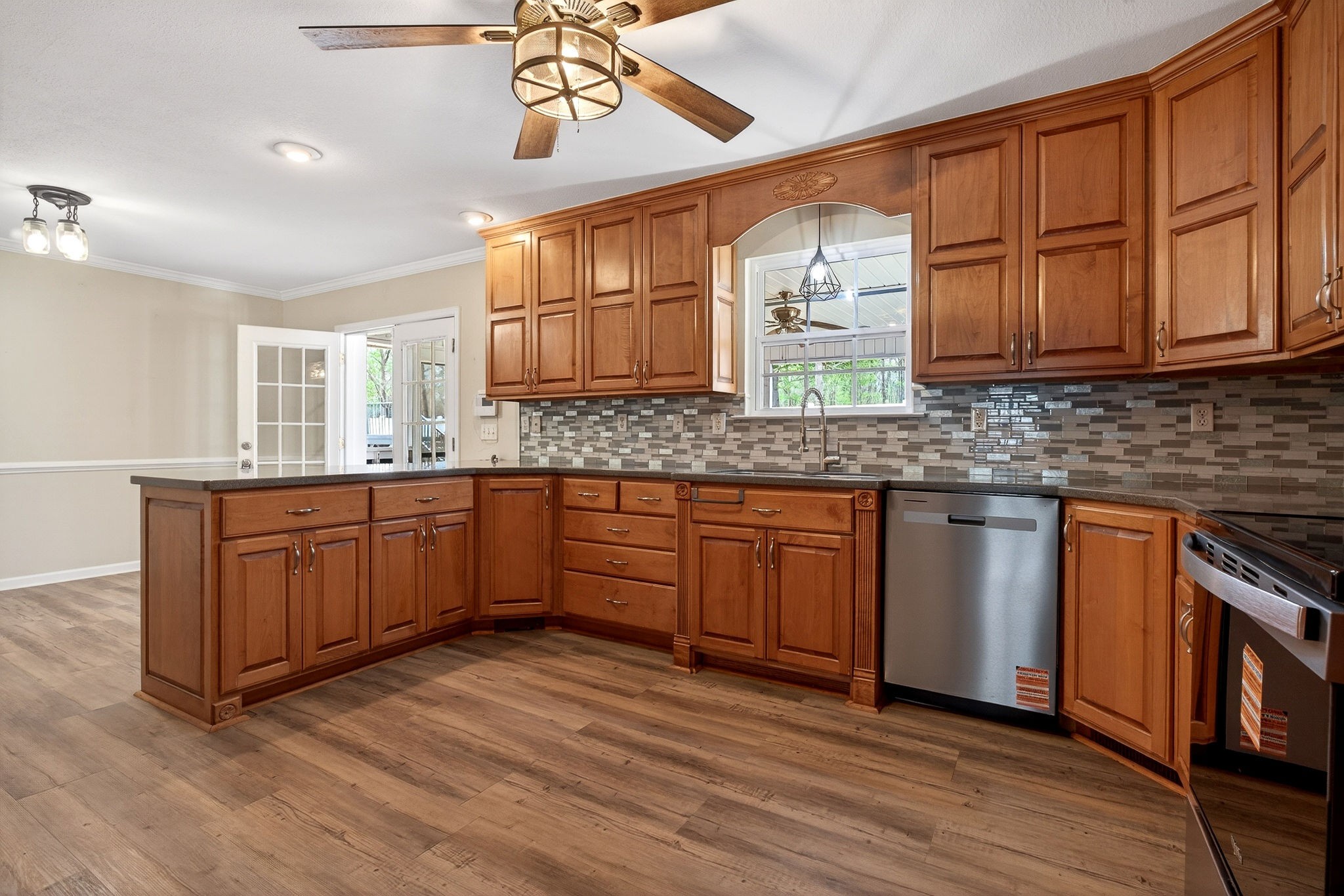 152 Black Mountain Rd E