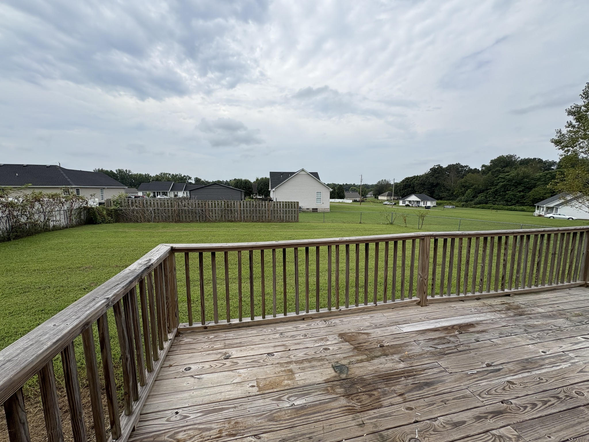 8 Meadowbrook Dr