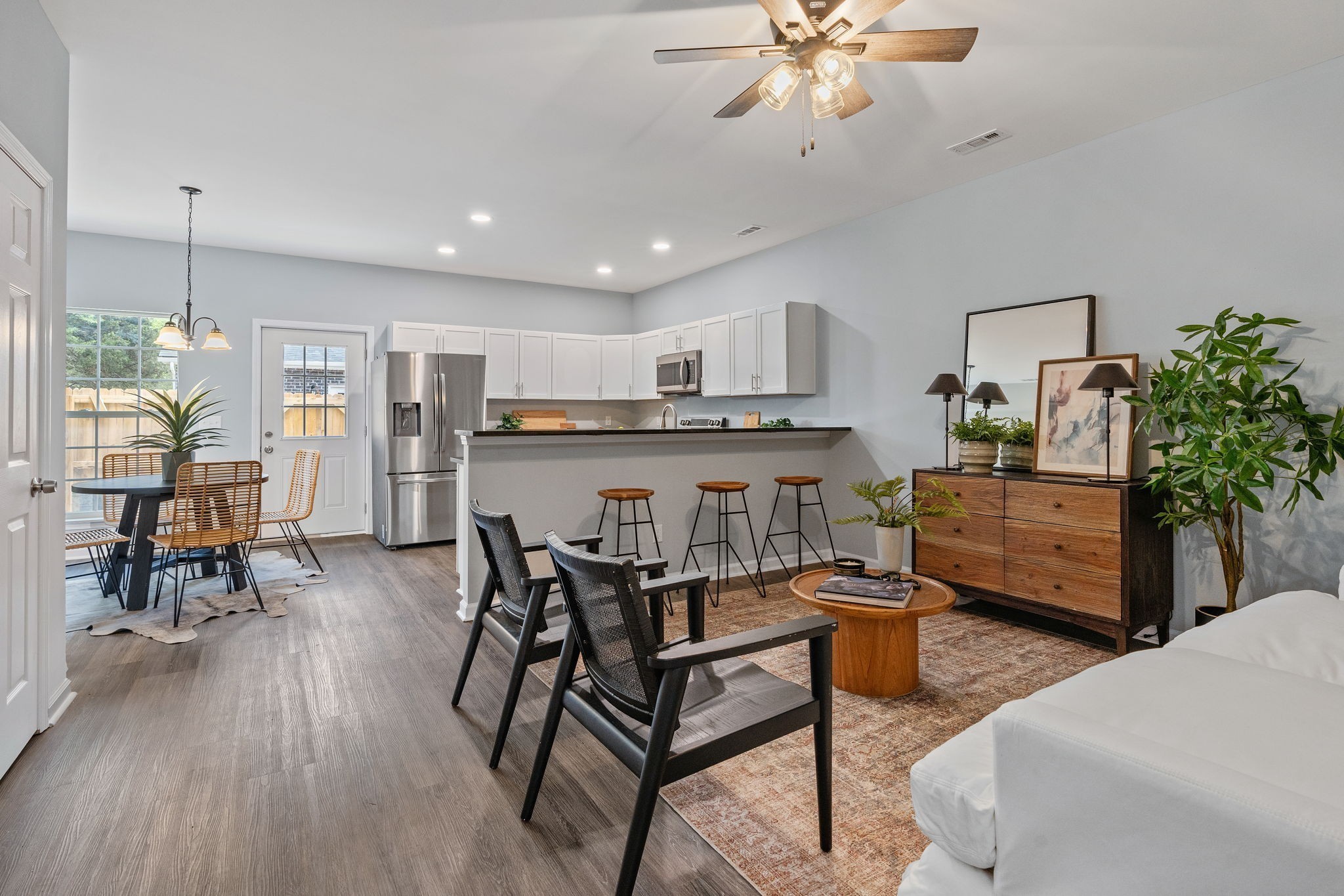 111 Longfellow Ln