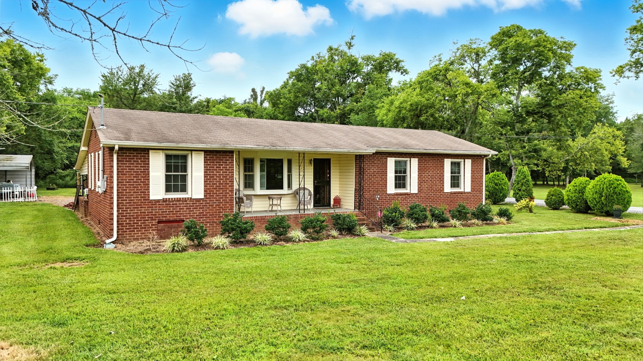 667 W Jefferson Pike