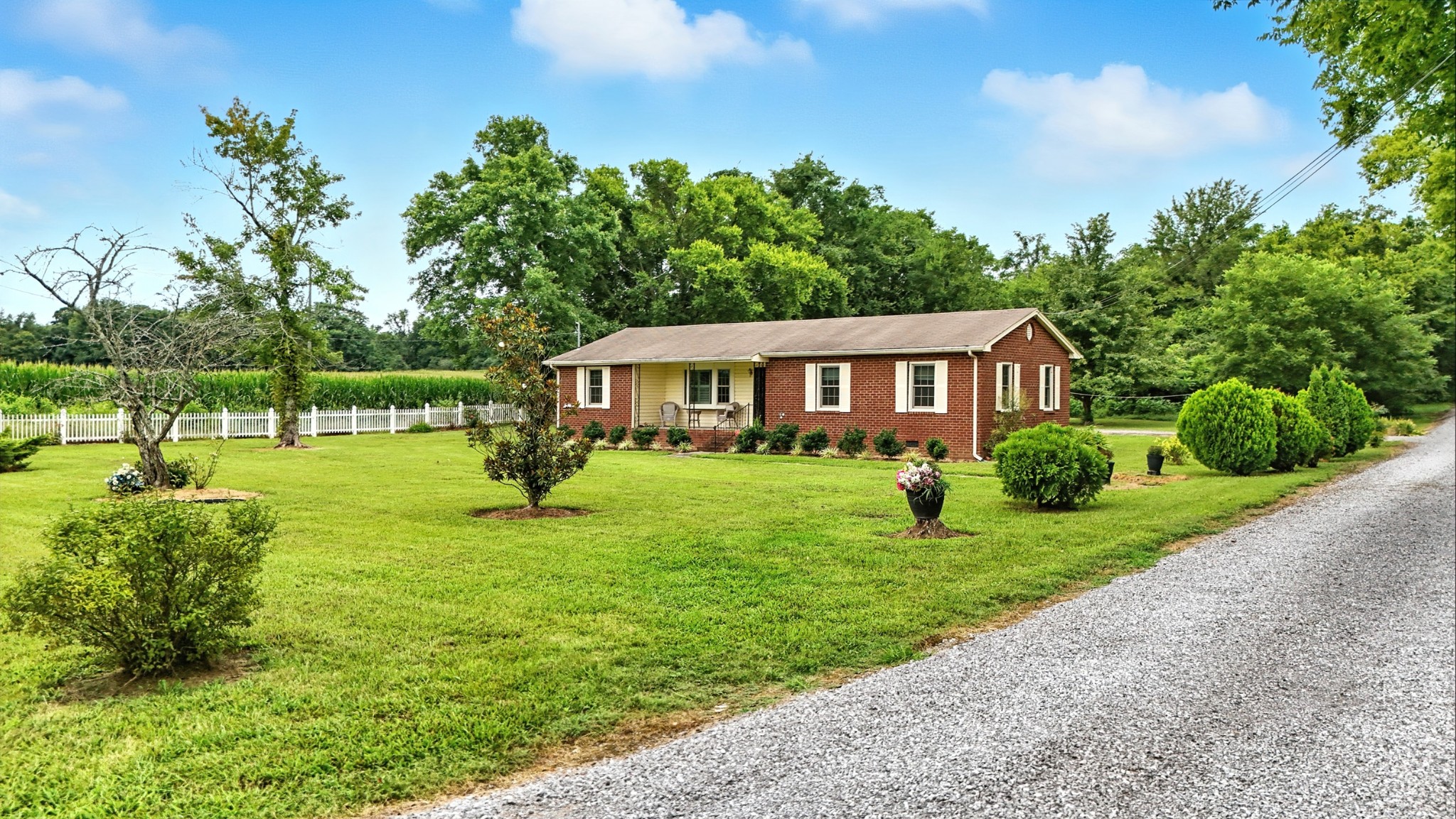 667 W Jefferson Pike