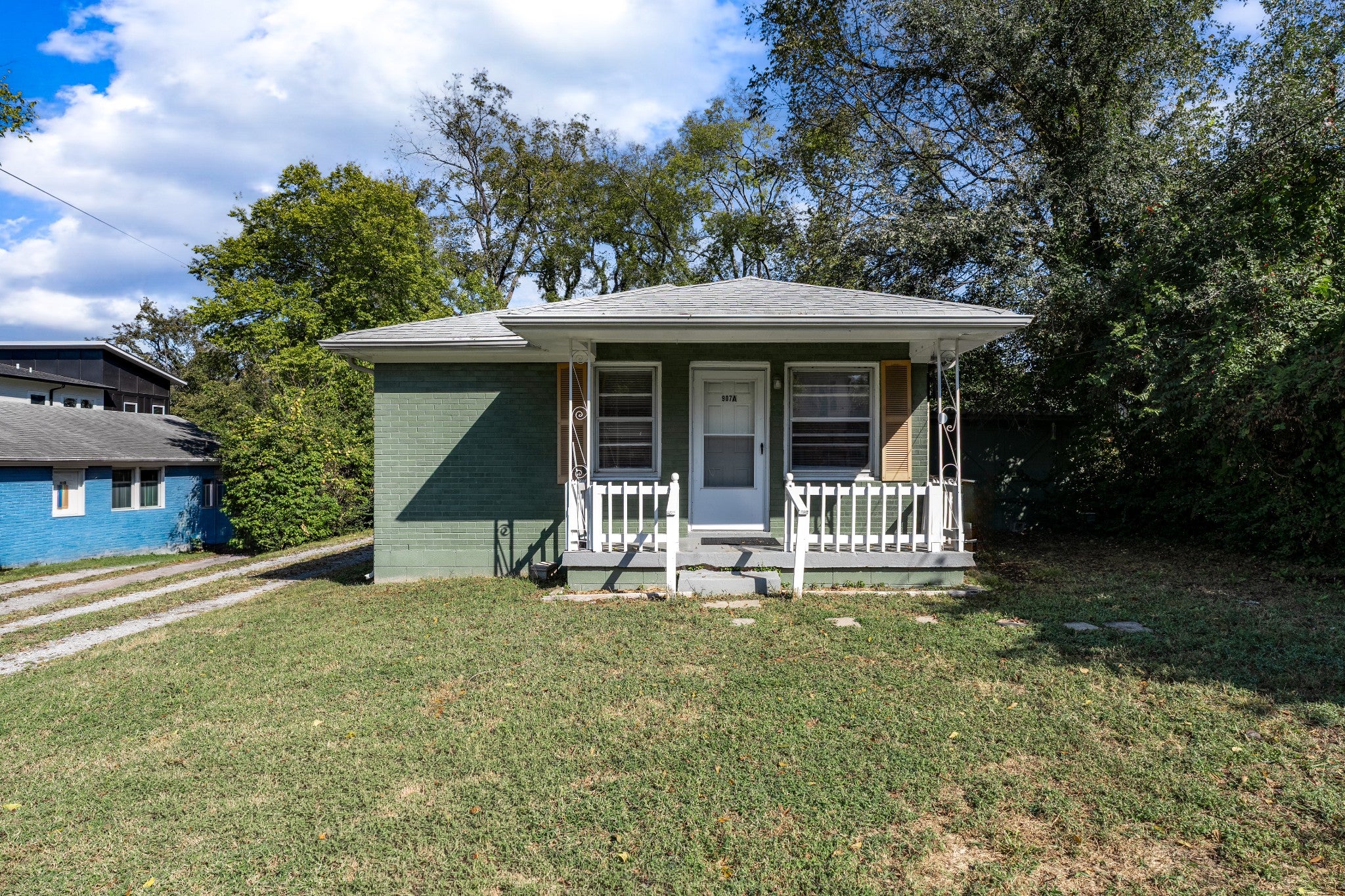 2.0-bed rental at 907 Thomas Ave A