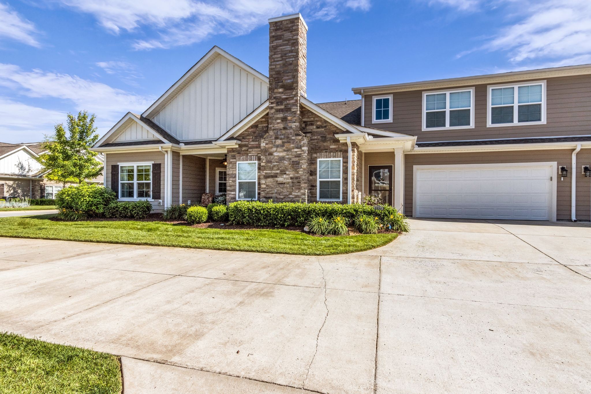 2252 Stonecenter Ln