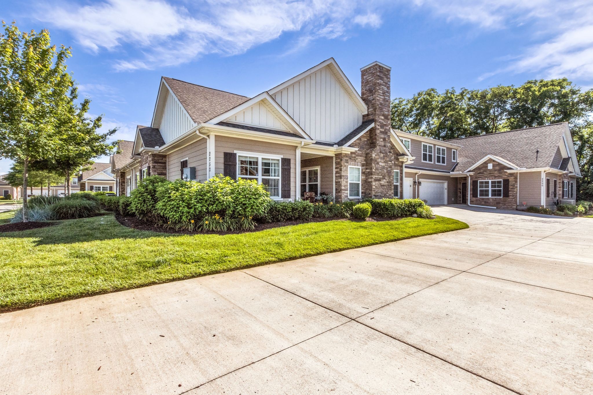 2252 Stonecenter Ln